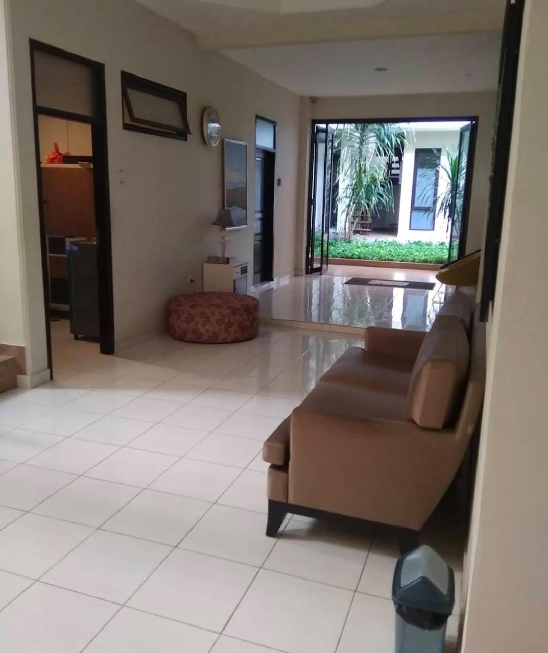 Apartment Omah Loji *
