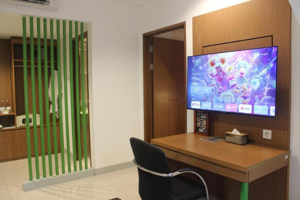 Pomelotel Patra Kuningan 3*