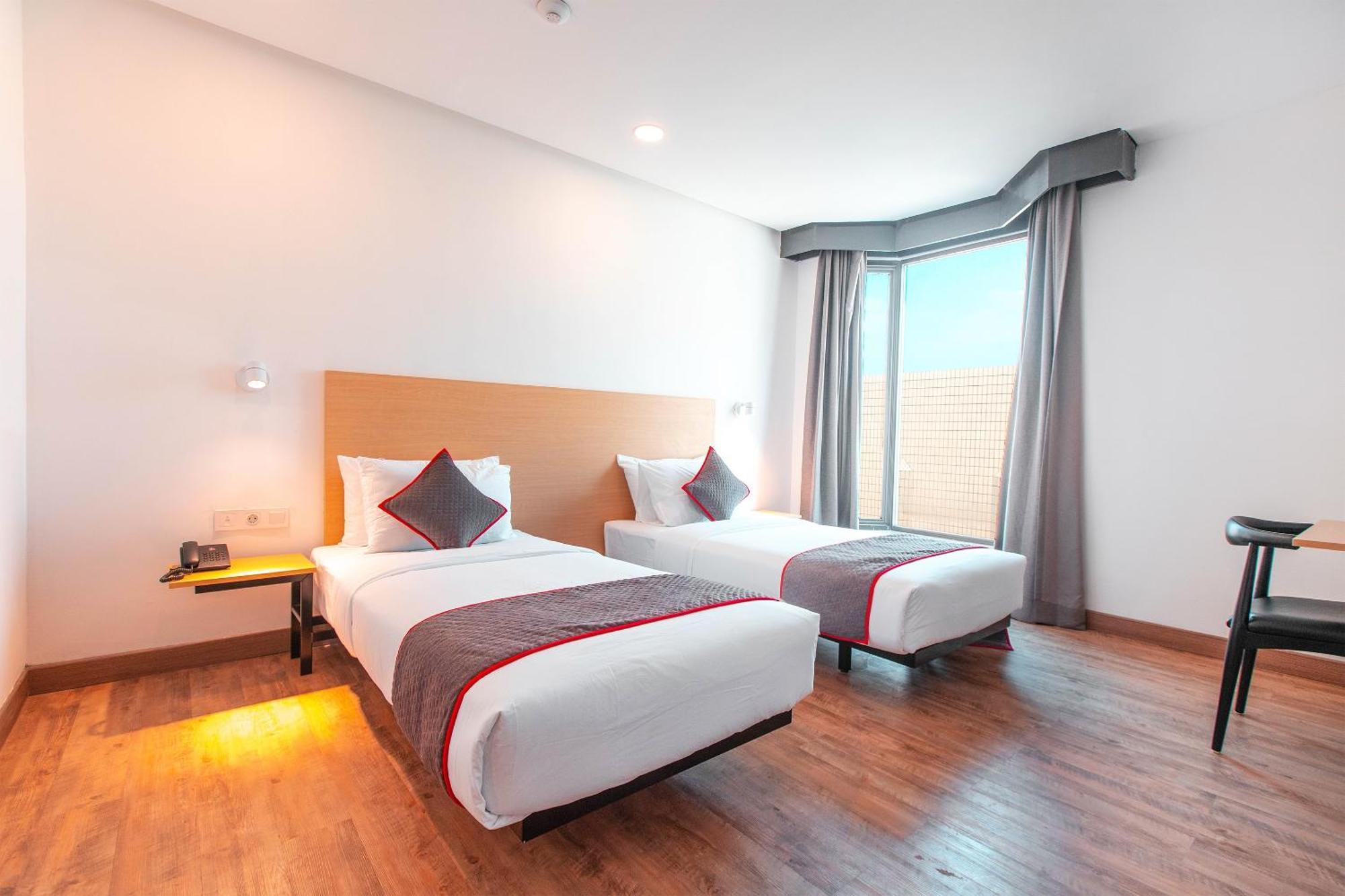 Super Oyo Townhouse 1 Salemba Hotel