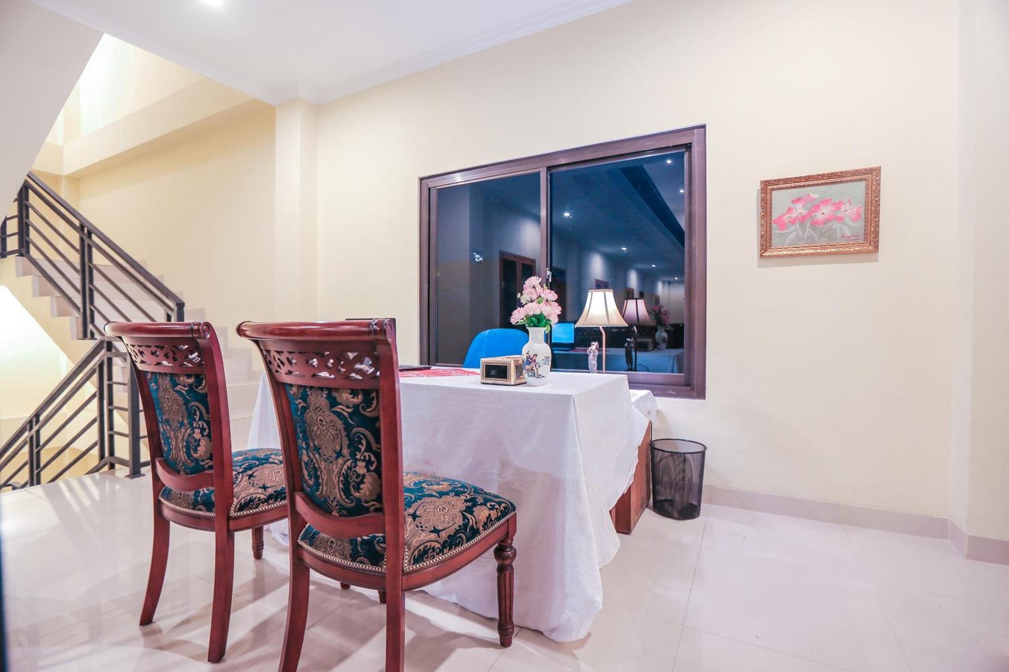 Hotel Super Oyo Capital O 133 Griya Ciaji 2*