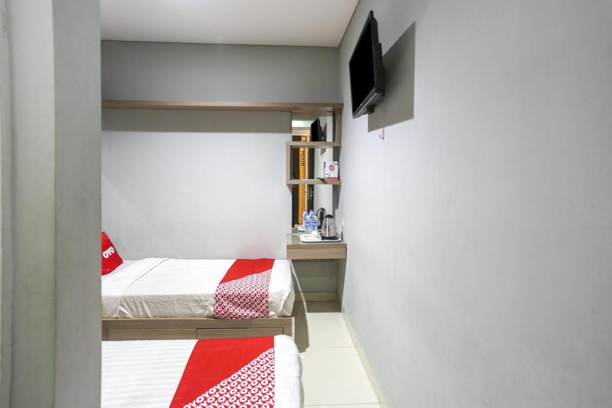 Super Oyo Capital O 90056 Kebon Kacang 9 Jakarta
