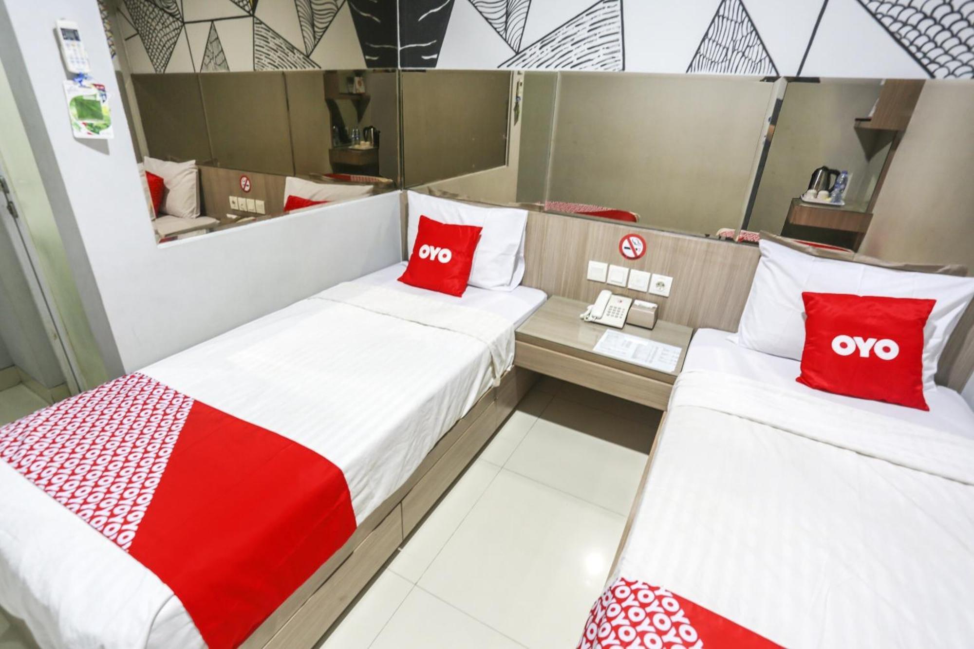 Hotel Super Oyo Capital O 90056 Kebon Kacang 9 2*