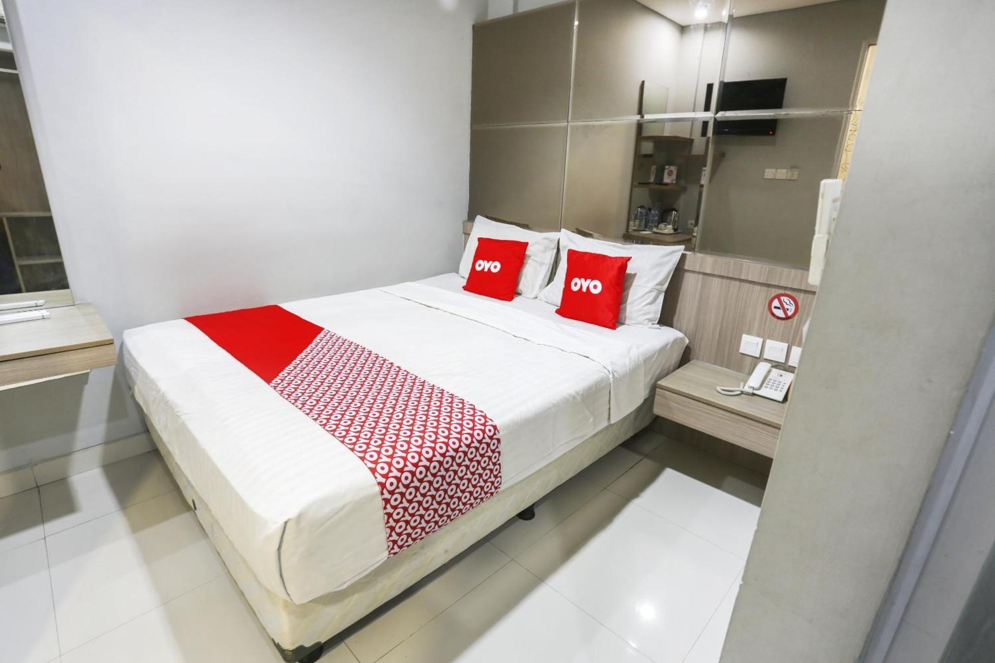 Hotel Super Oyo Capital O 90056 Kebon Kacang 9 2*
