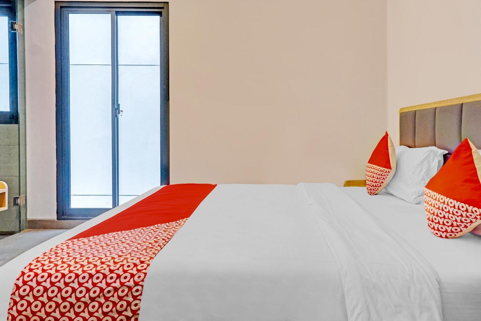 Hotel Oyo 90635 Tango Juliet 3*