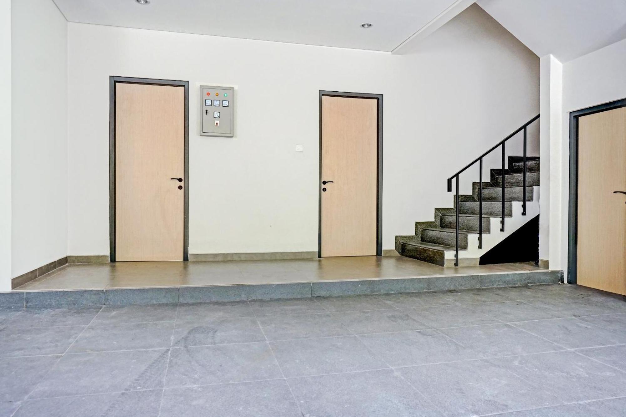Oyo 90635 Tango Juliet Hotel 3*
