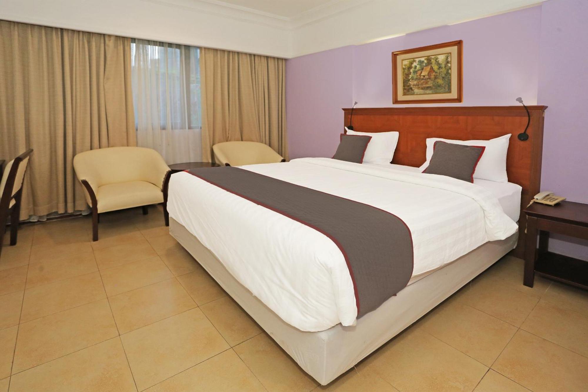 Collection O 91898 Series Kuningan 3*