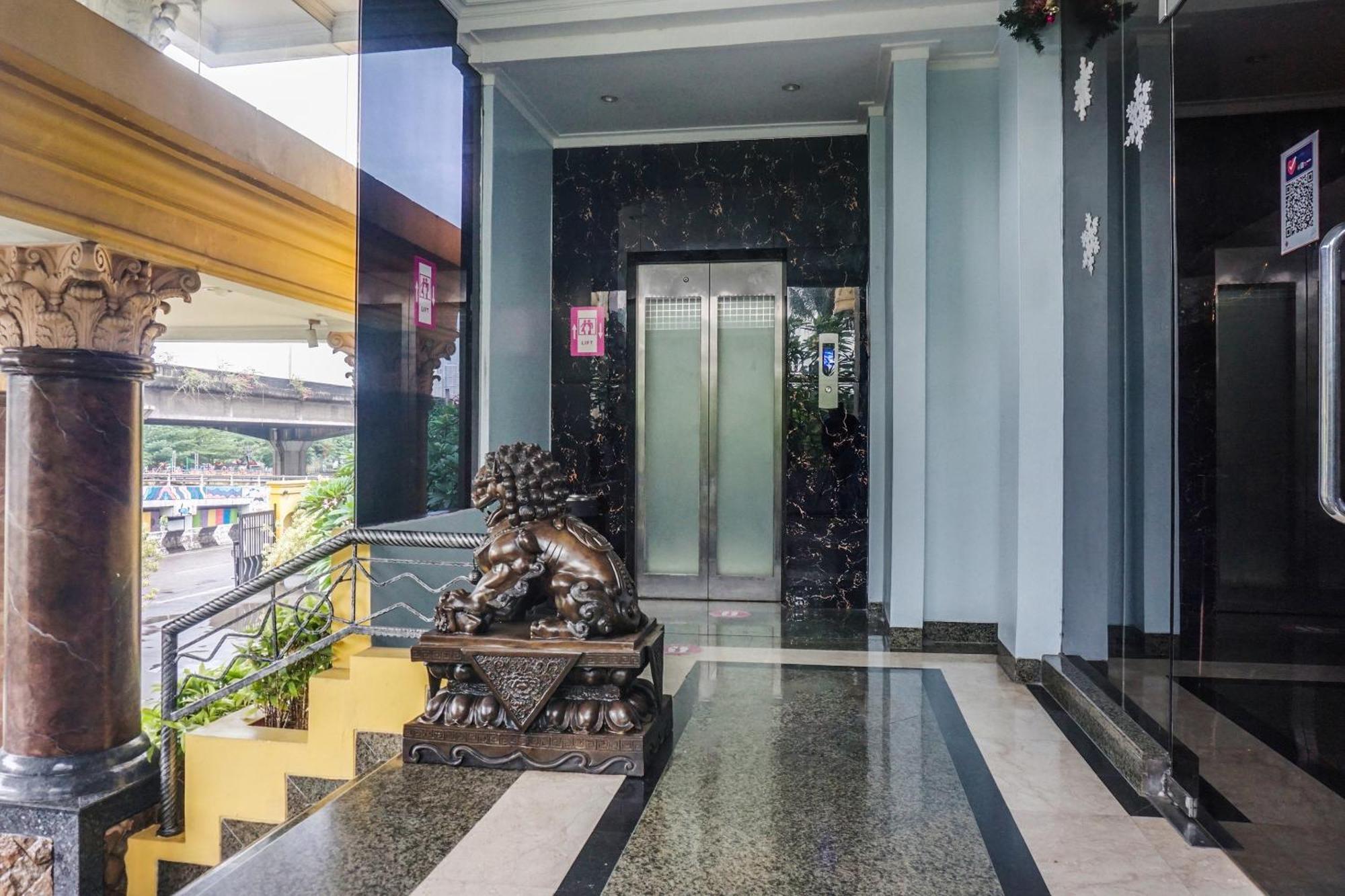 Hotel Super Oyo Townhouse Oak Bi Executive 2*