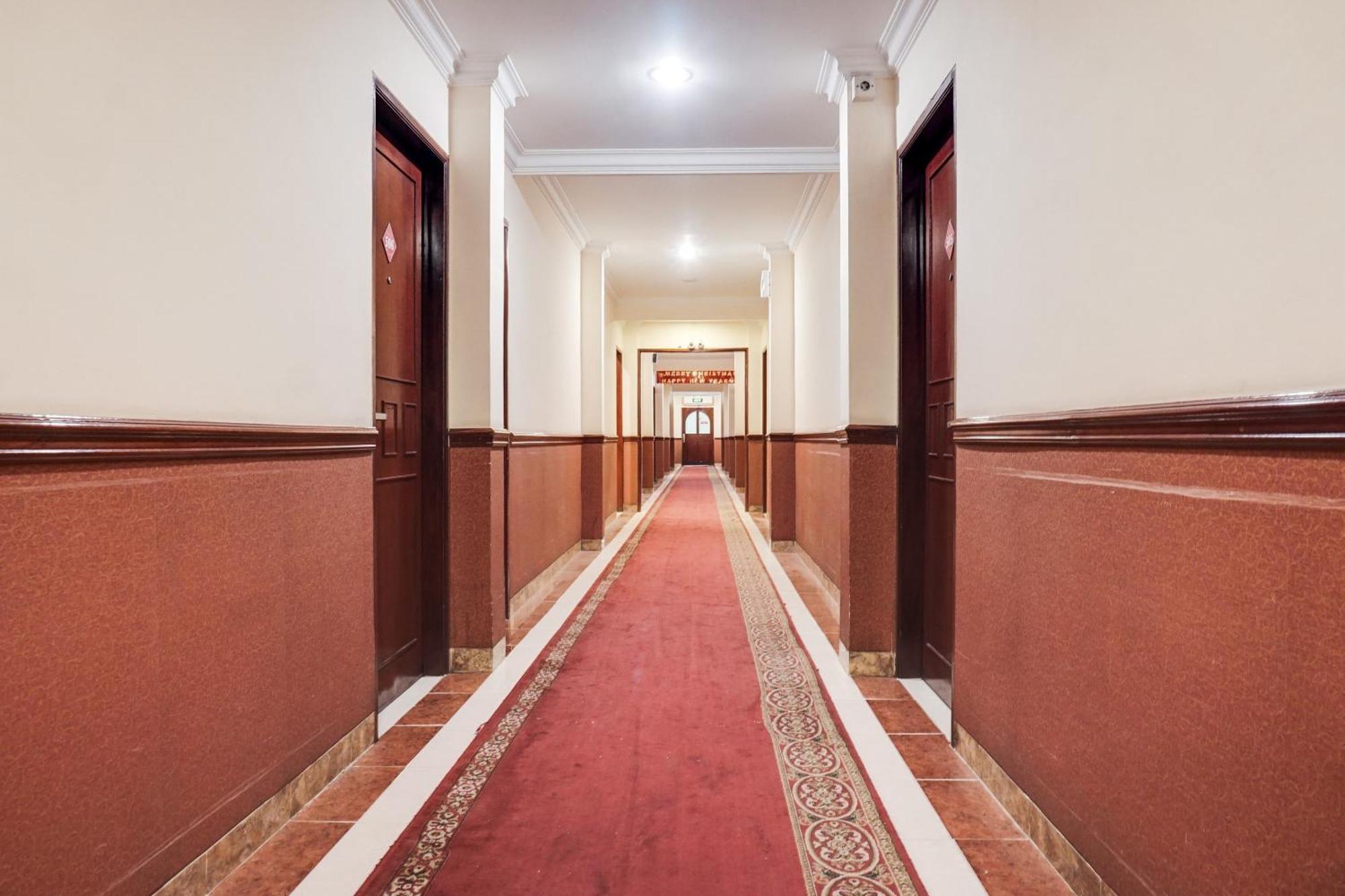 Hotel Super Oyo Townhouse Oak Bi Executive Jacarta