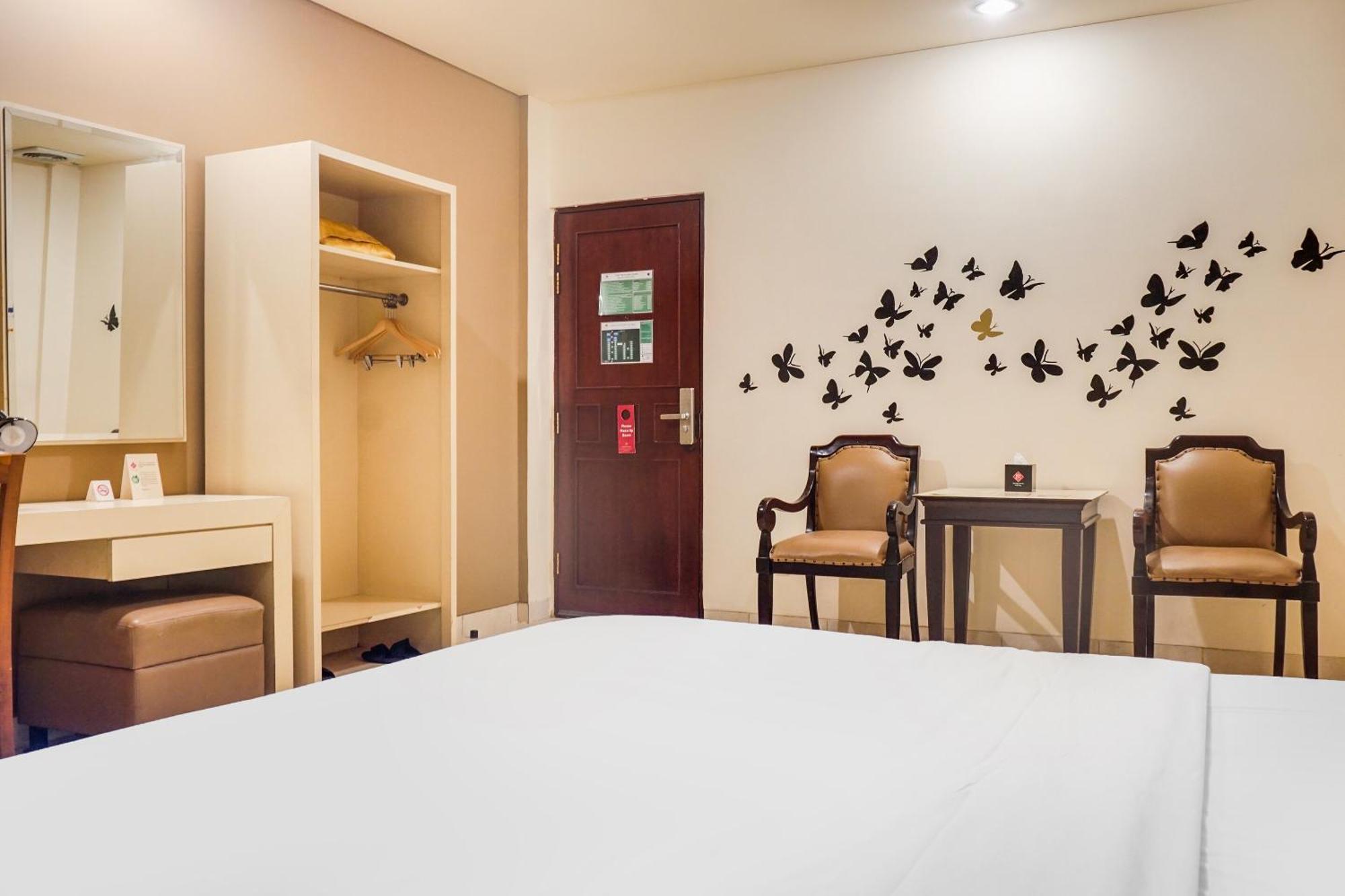 Super Oyo Townhouse Oak Bi Executive 2* Jacarta