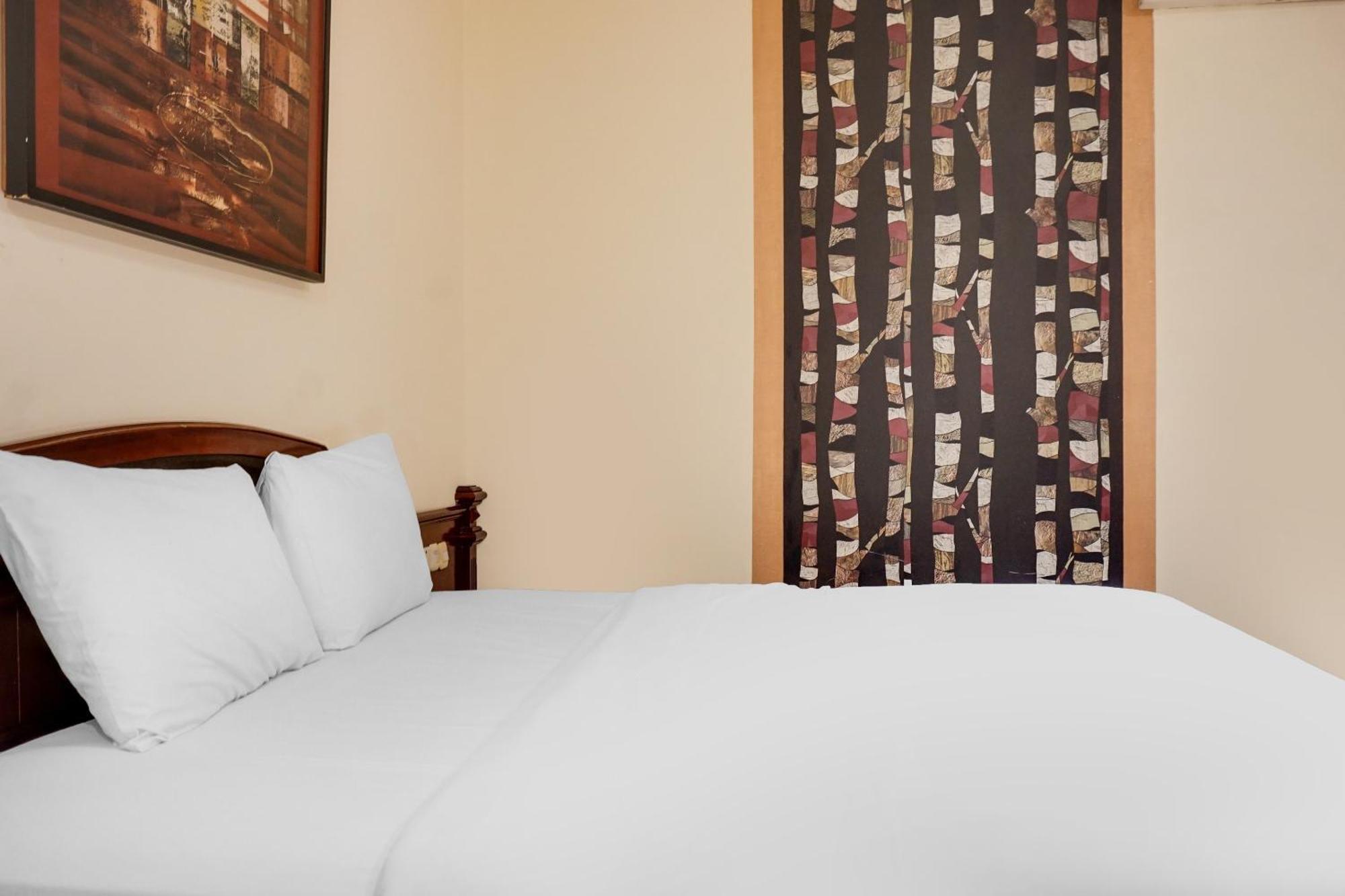 Super Oyo Townhouse Oak Bi Executive 2*