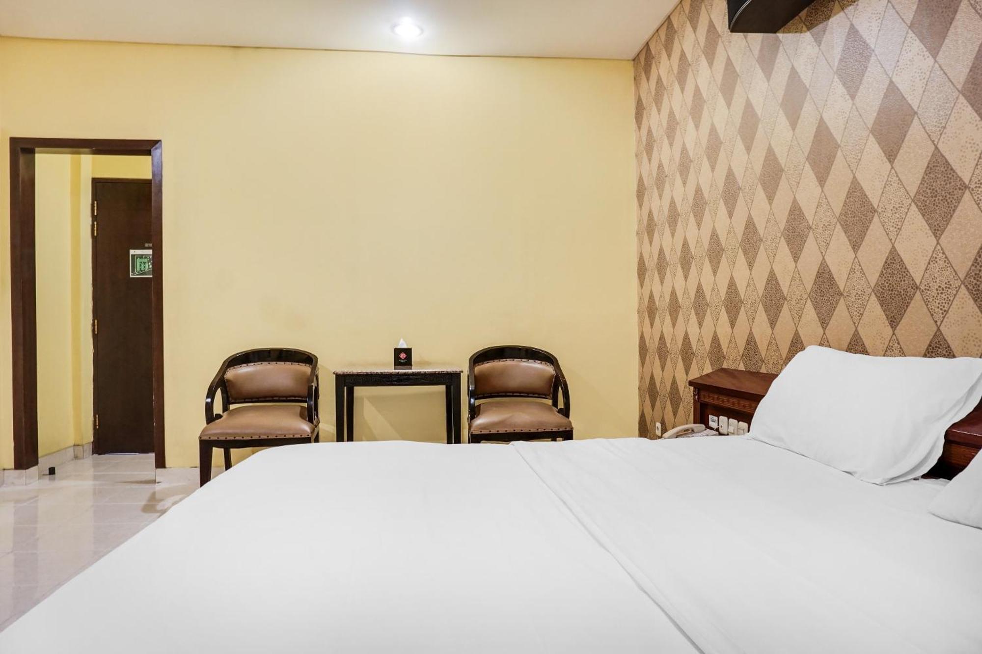 Hotel Super Oyo Townhouse Oak Bi Executive 2*