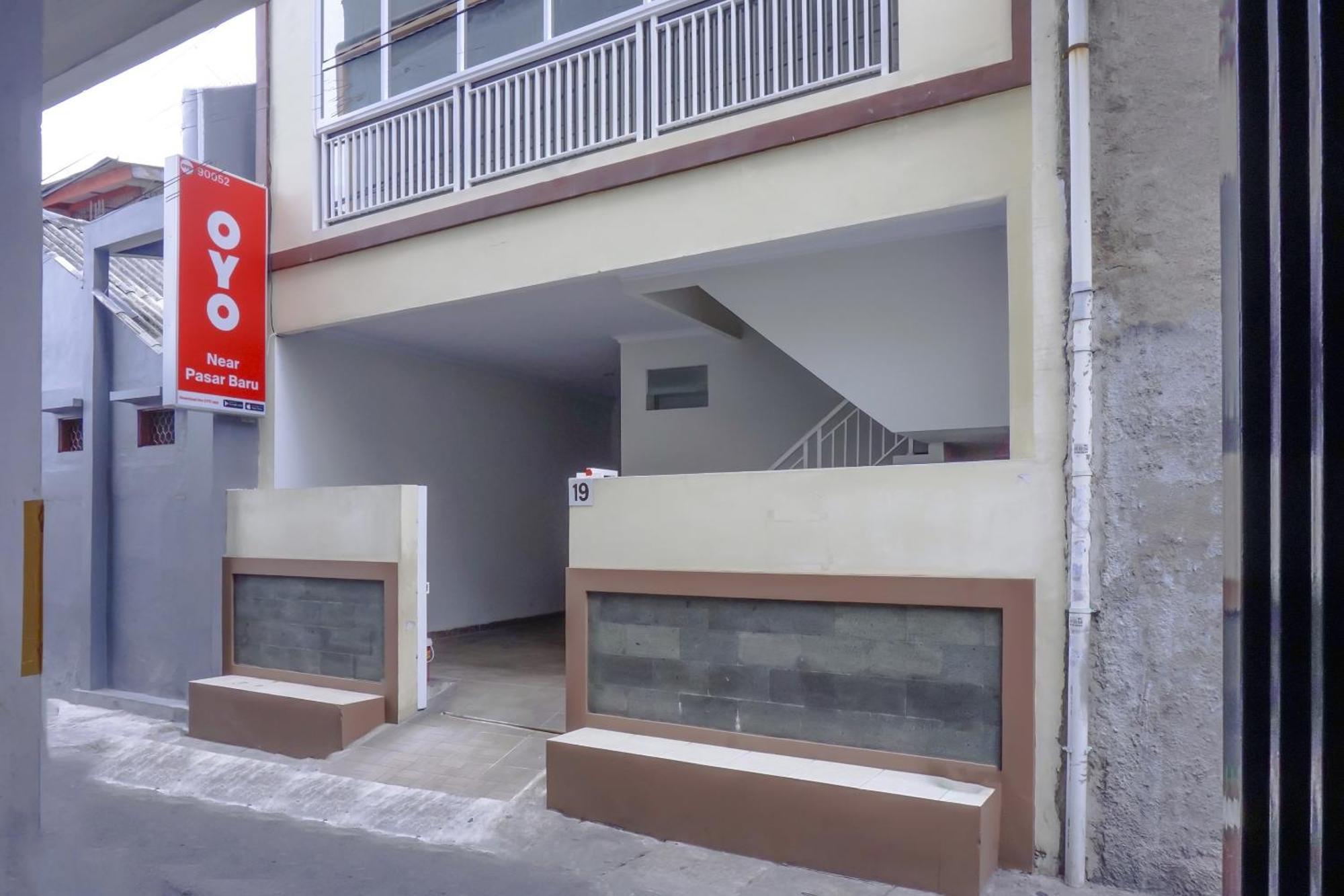 Hotel Super Oyo 93287 Pioneer Pasar Baru