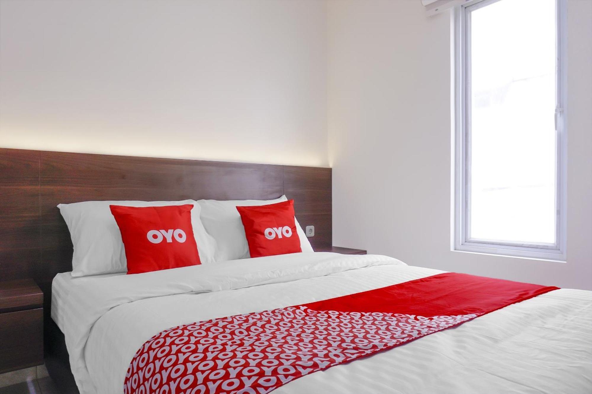 Hotel Super Oyo 93287 Pioneer Pasar Baru 2*