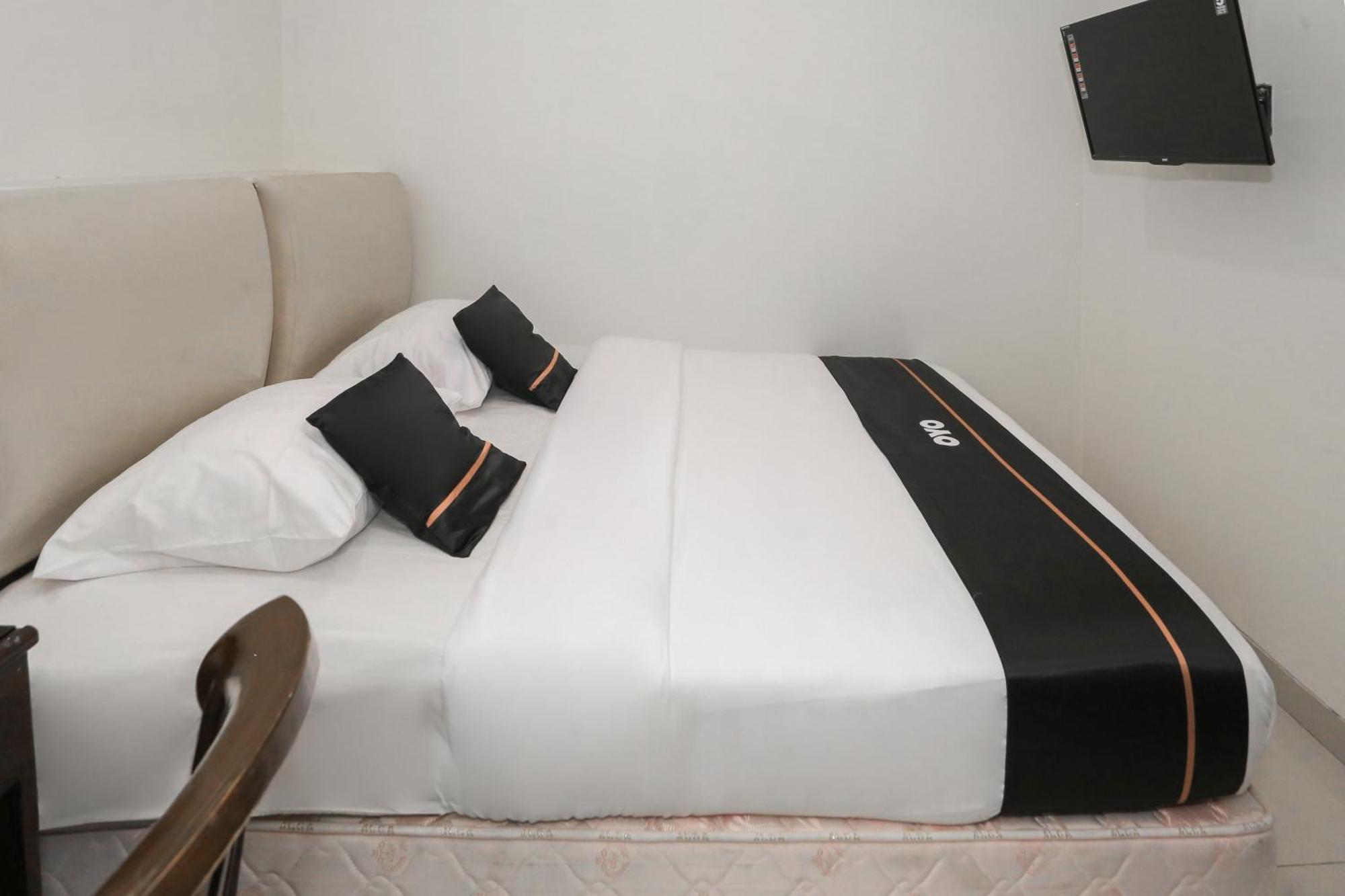 Hotel Townhouse Oak J&b Gunung Sahari 2*