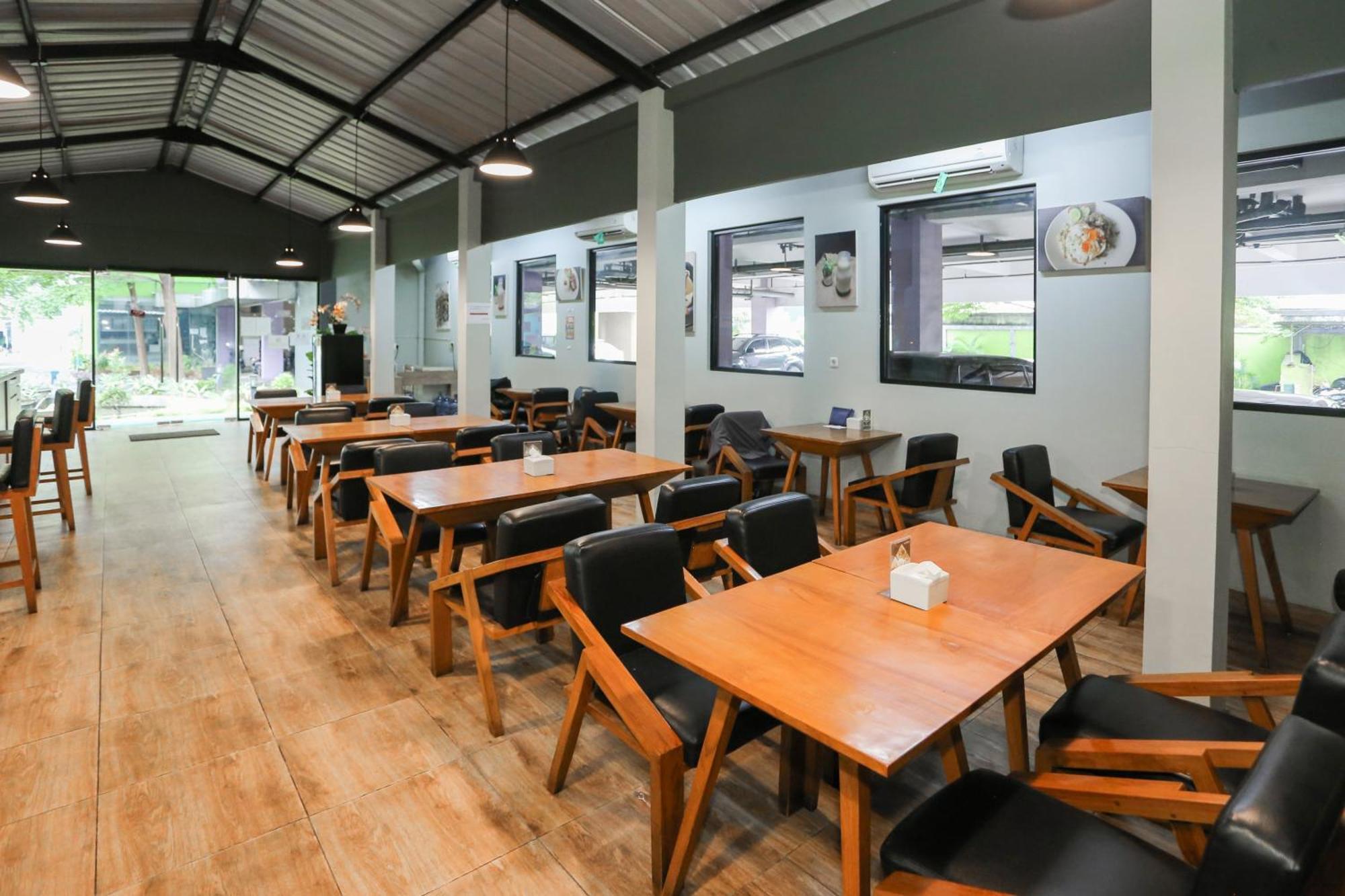 Townhouse Oak J&b Gunung Sahari Hotel