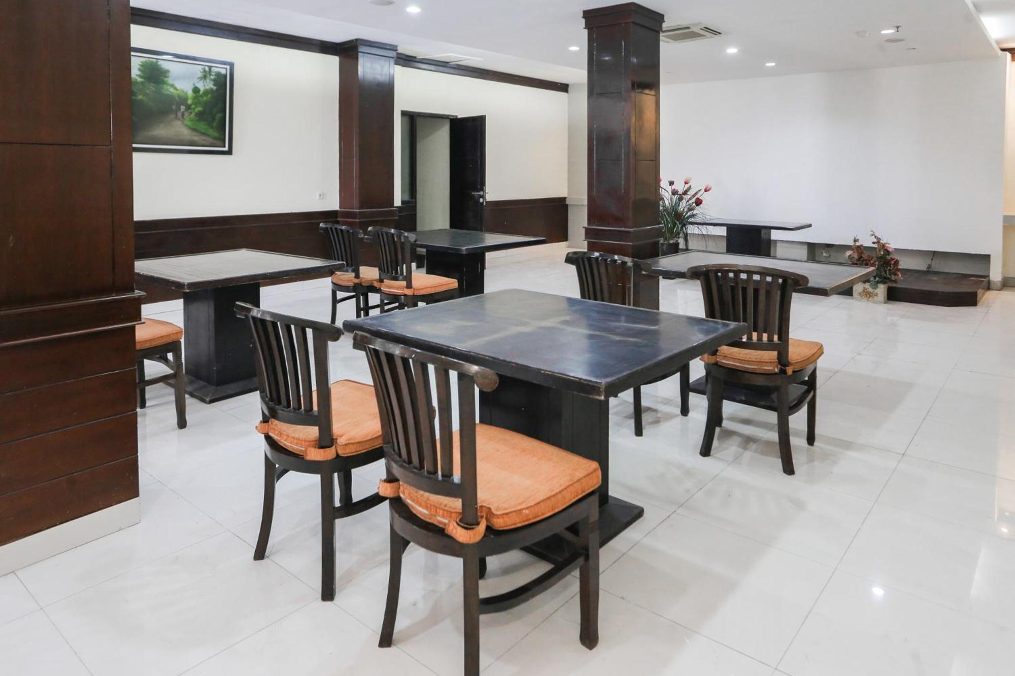 Townhouse Oak J&b Gunung Sahari Jacarta
