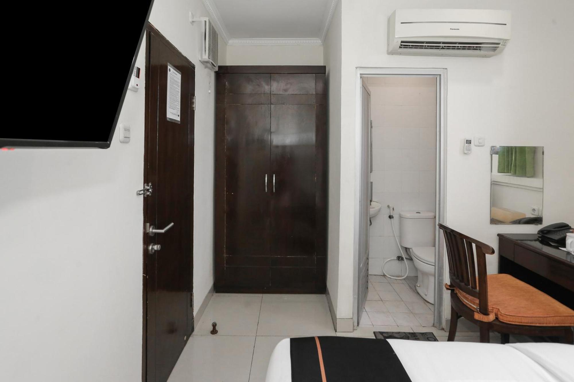 Hotel Townhouse Oak J&b Gunung Sahari 2*