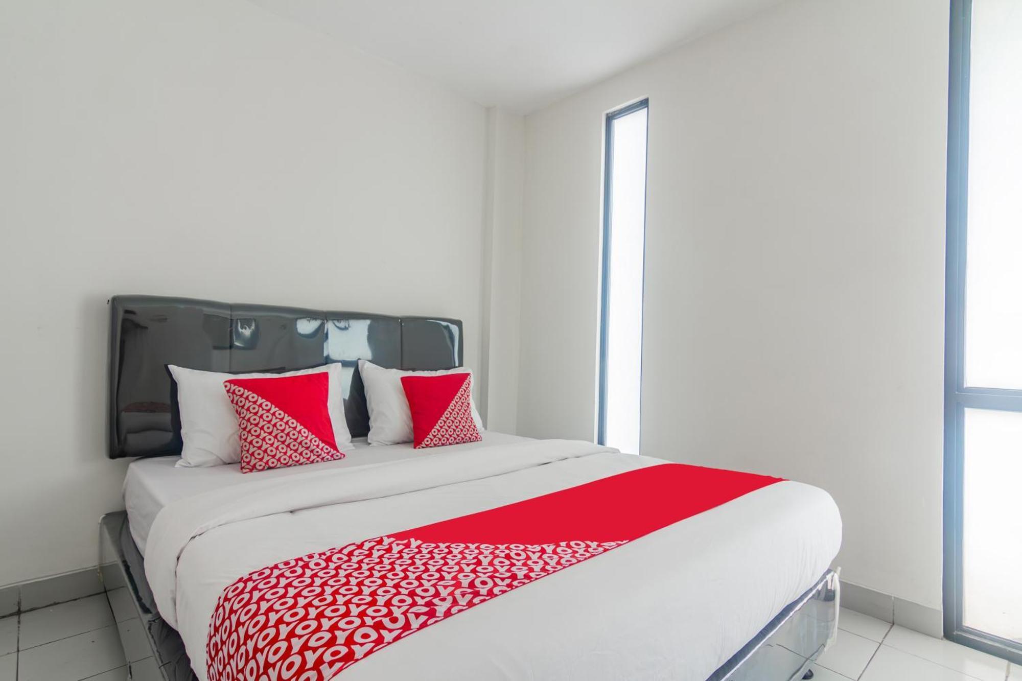 Oyo 93958 J&b Smart Jatinegara Hotel Jakarta