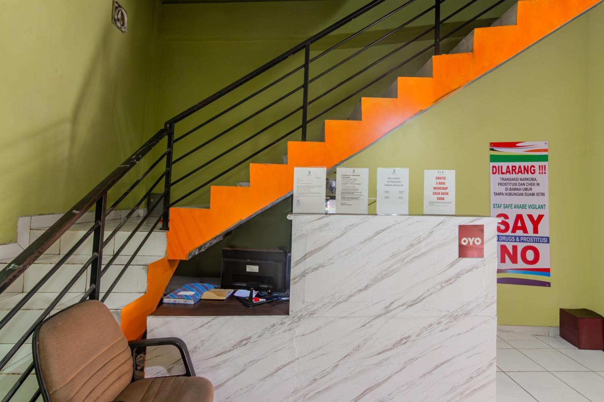 Hotel Oyo 93958 J&b Smart Jatinegara Jakarta