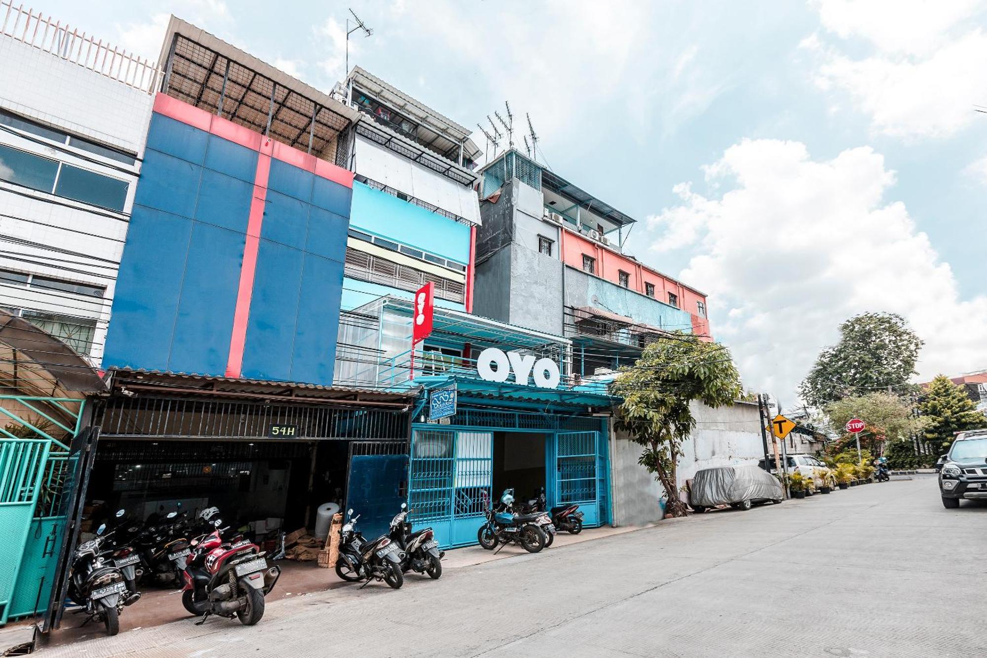 Hotel Oyo 478 Balcon Biru 2*