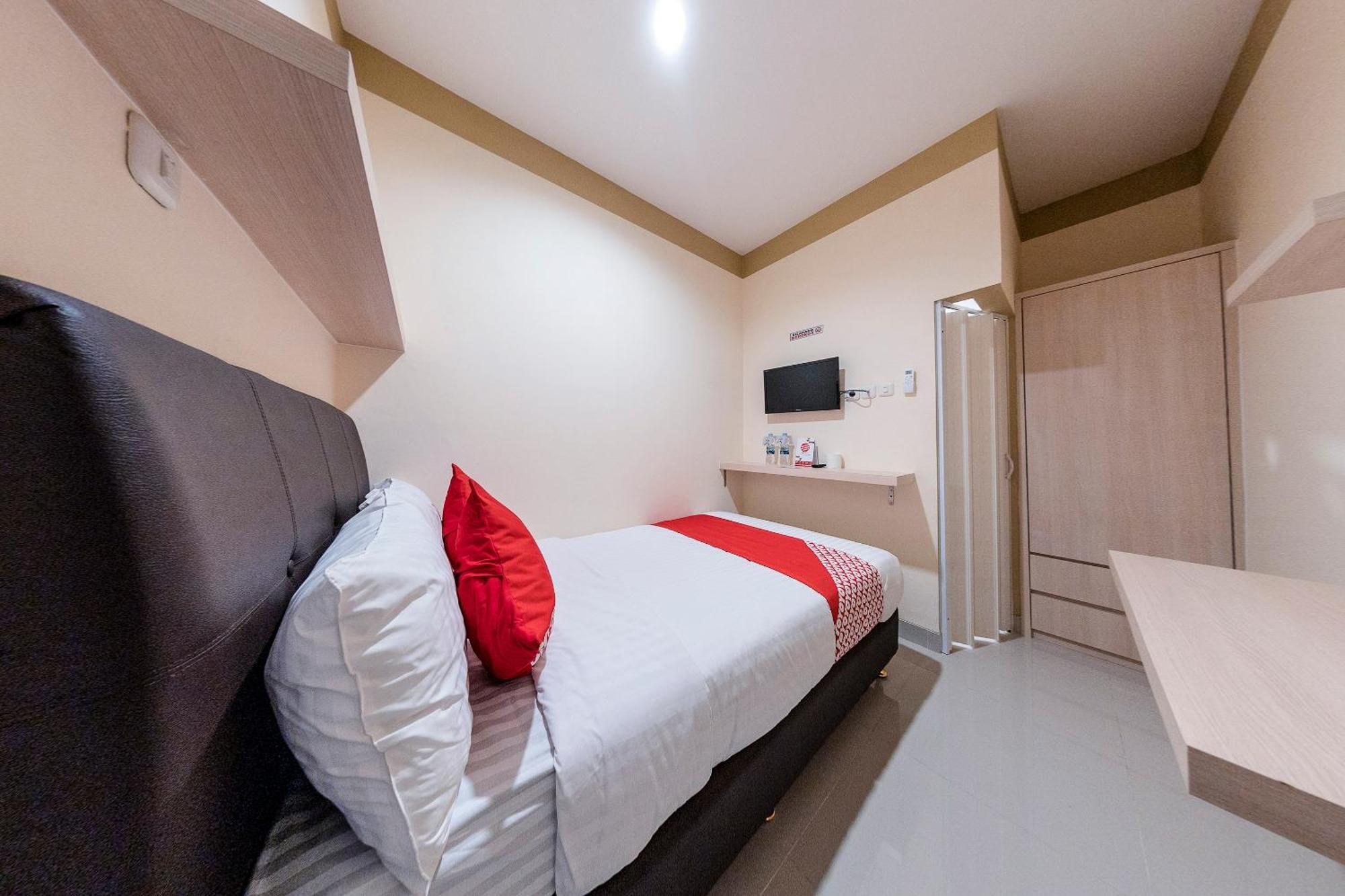 Oyo 478 Balcon Biru Hotel 2*