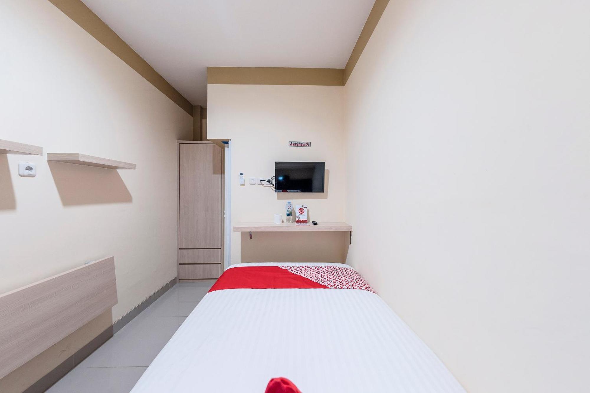 Oyo 478 Balcon Biru Jakarta