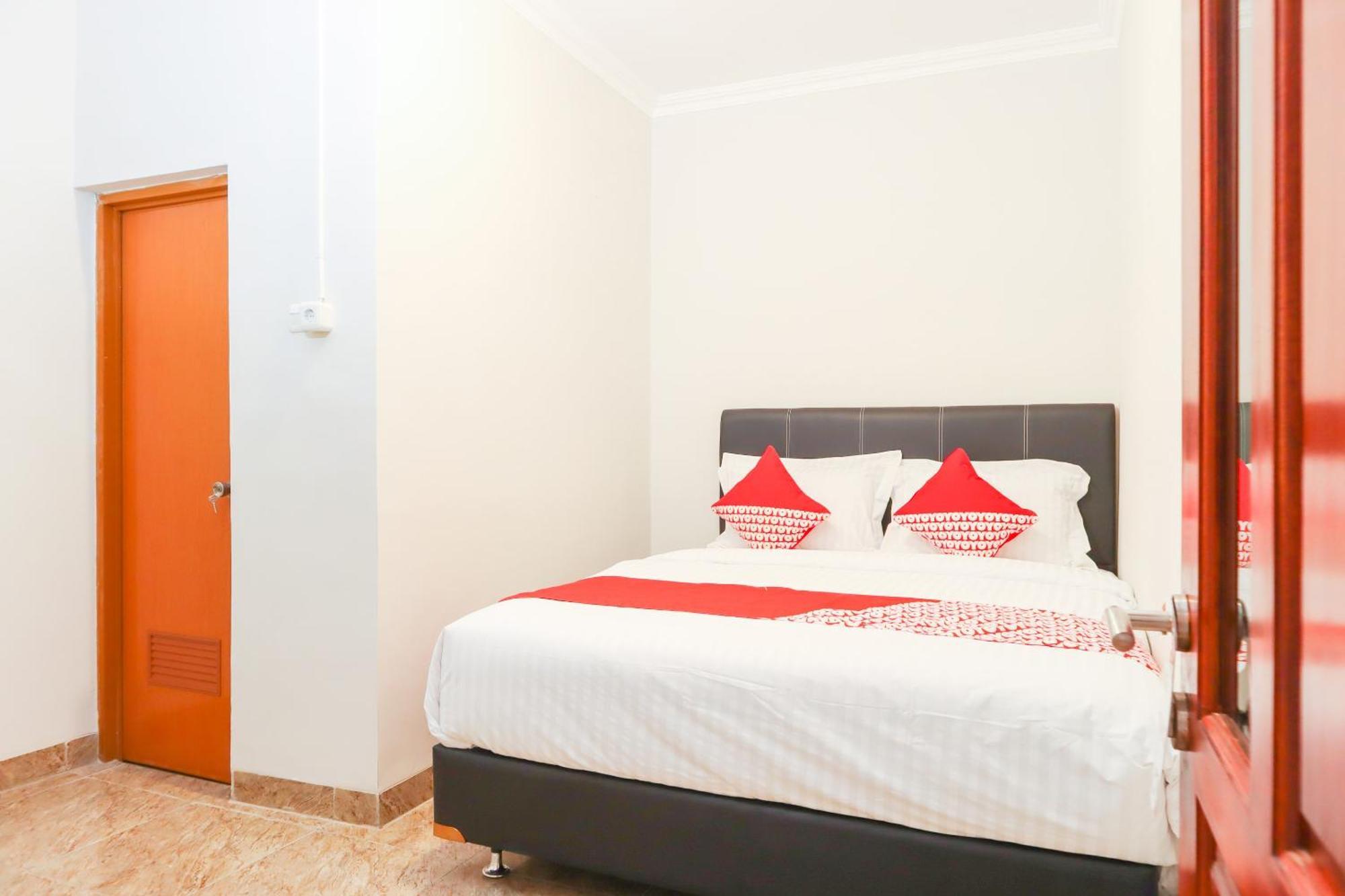 Oyo 1519 Axl Hotel
