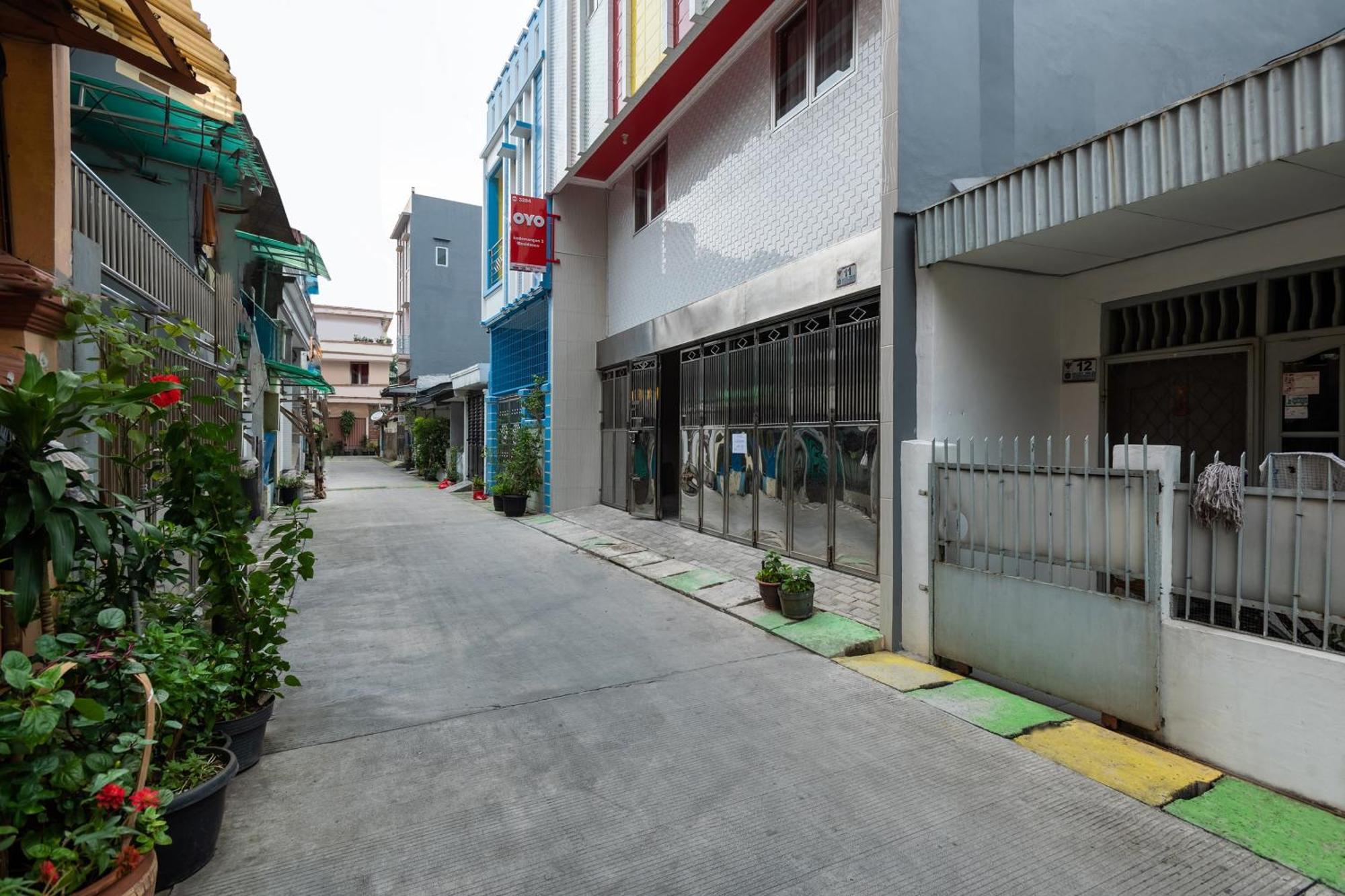 Hotel Oyo Life 3284 Pademangan 3 2*