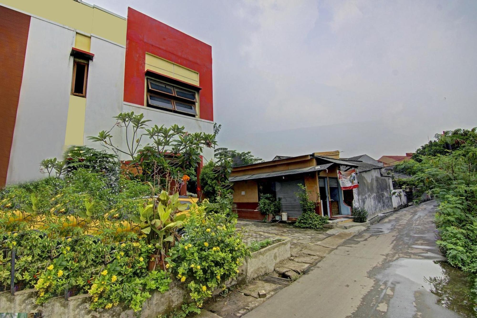 Oyo 90268 Aliyah Syariah