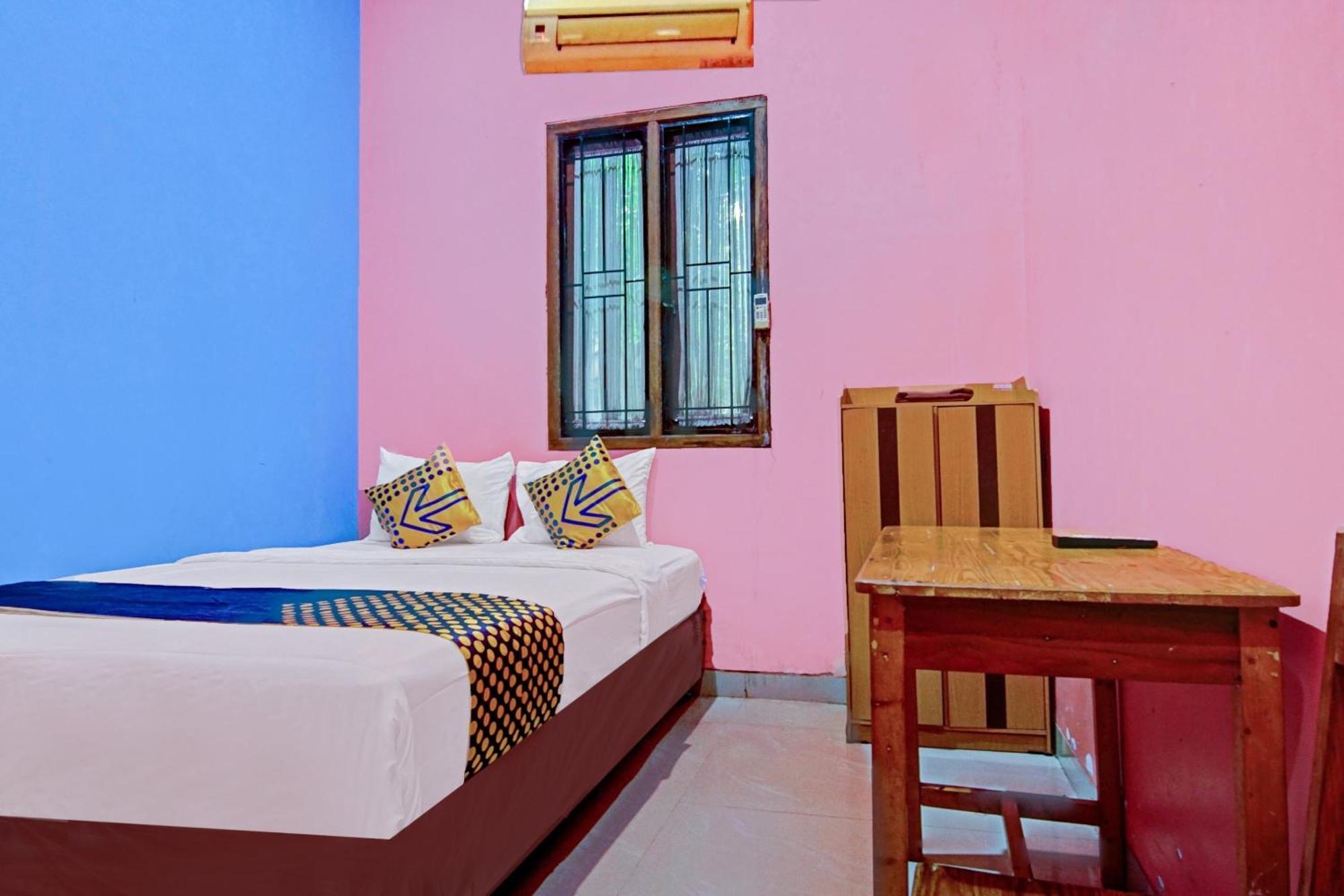 Oyo 90268 Aliyah Syariah Hotel Jakarta