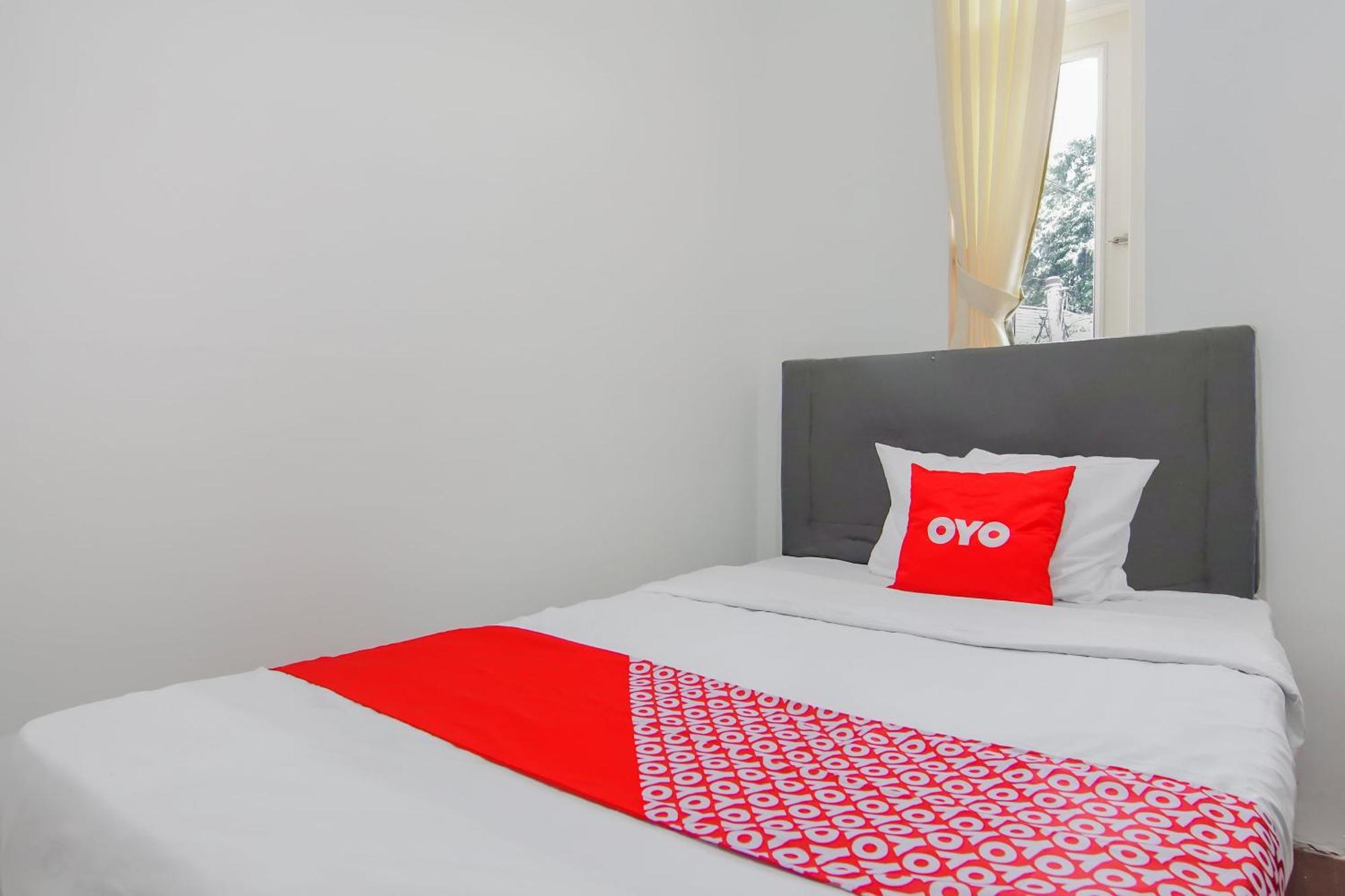 Hotel Super Oyo Capital O 90342 Kemang Garden 3*