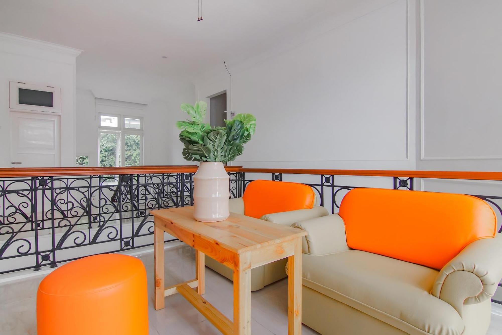 Hotel Super Oyo Capital O 90342 Kemang Garden 3*