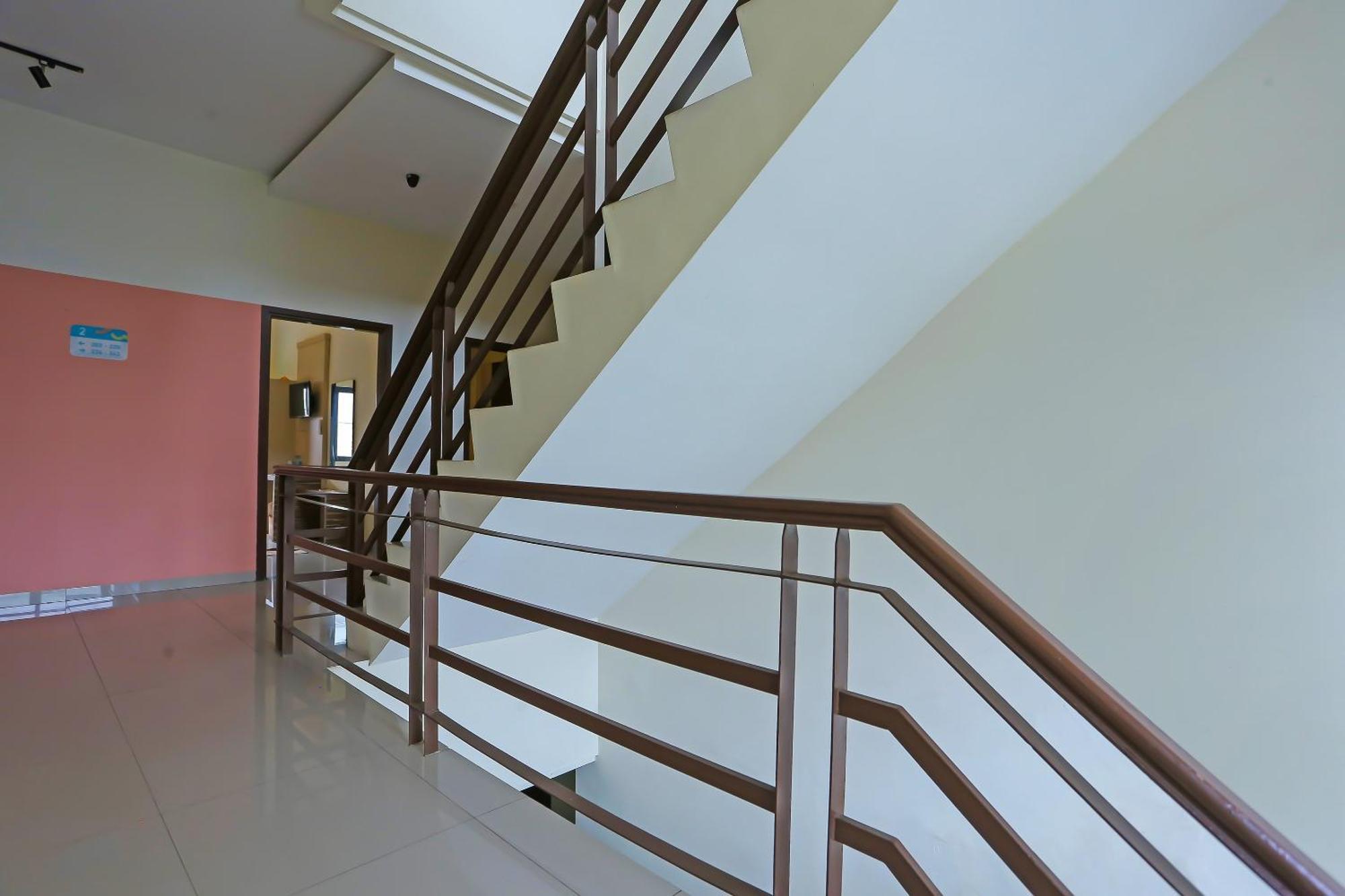 Hotel Super Oyo Collection O 92130 Fiducia Kaji Jakarta