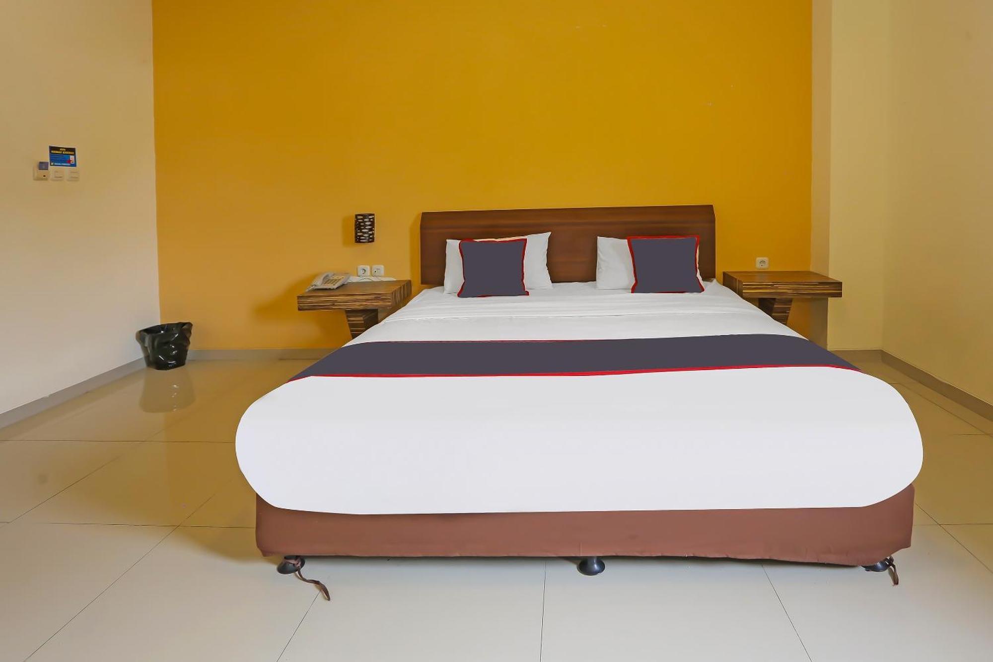 Super Oyo Collection O 92130 Fiducia Kaji Jakarta
