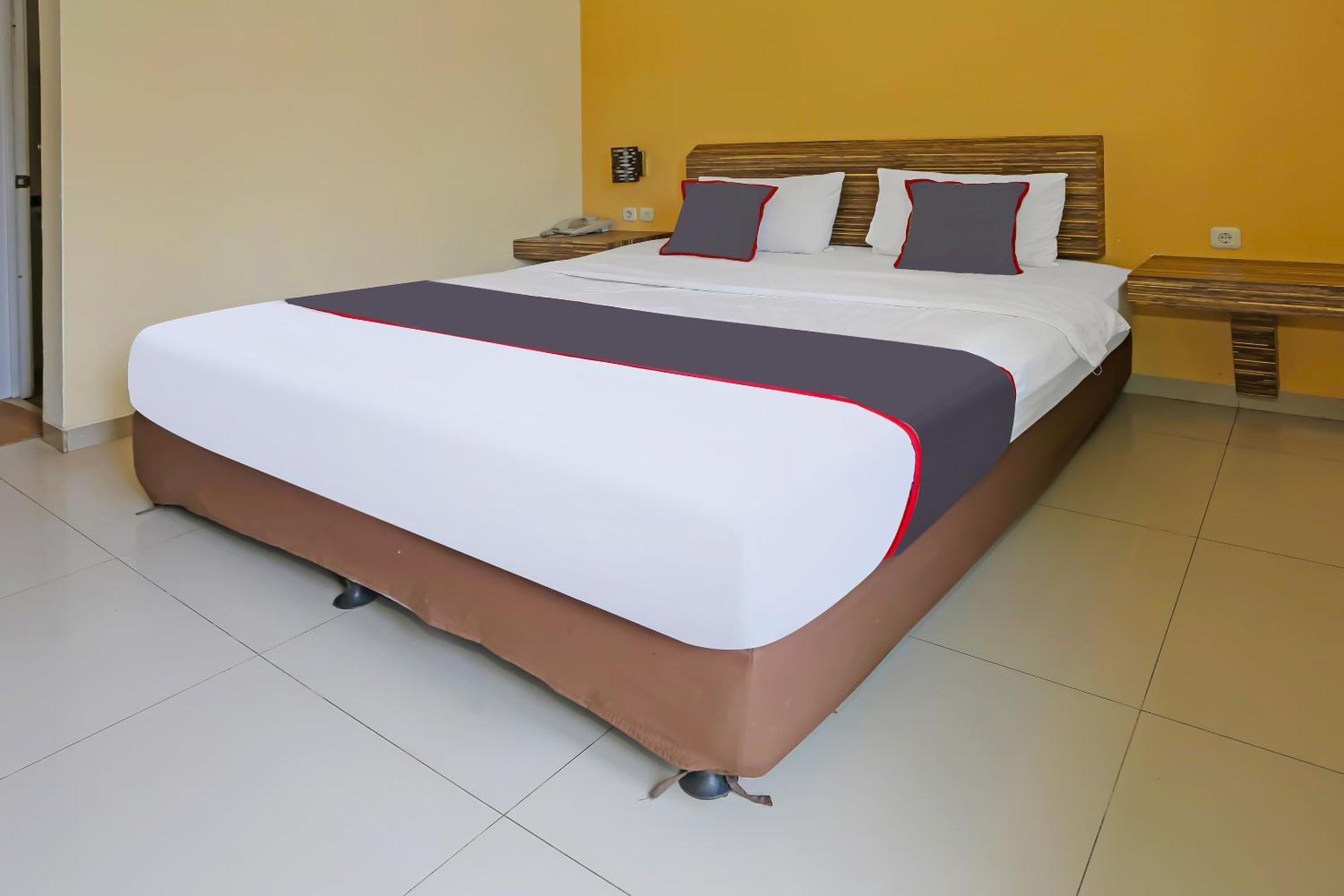 Super Oyo Collection O 92130 Fiducia Kaji Jakarta