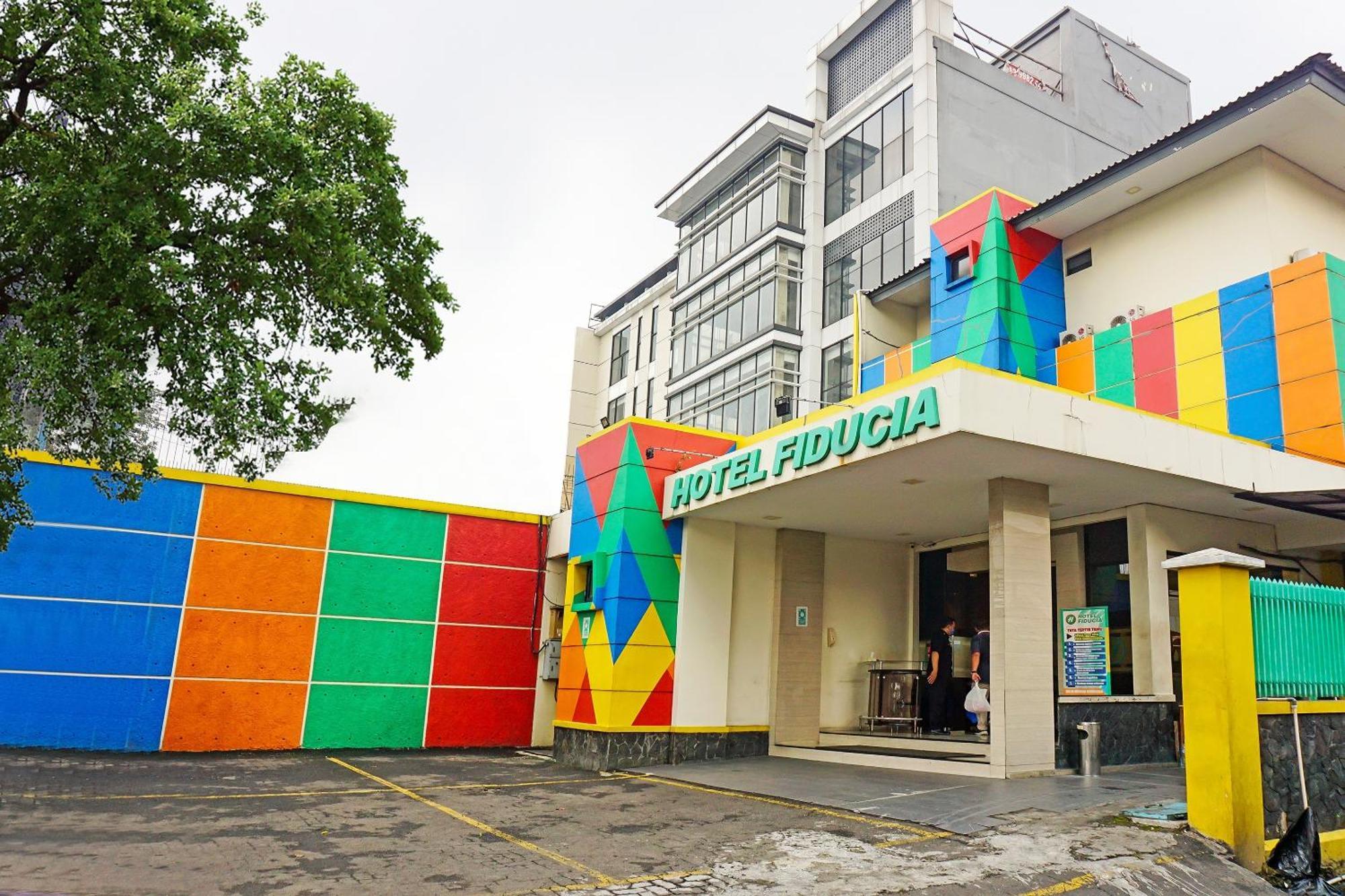 Hotel Super Oyo Collection O 91409 Fiducia Otista 153 - 157