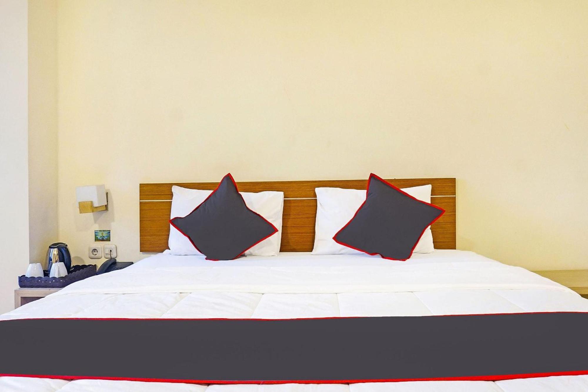 Super Oyo Collection O 91409 Fiducia Otista 153 - 157 Hotel