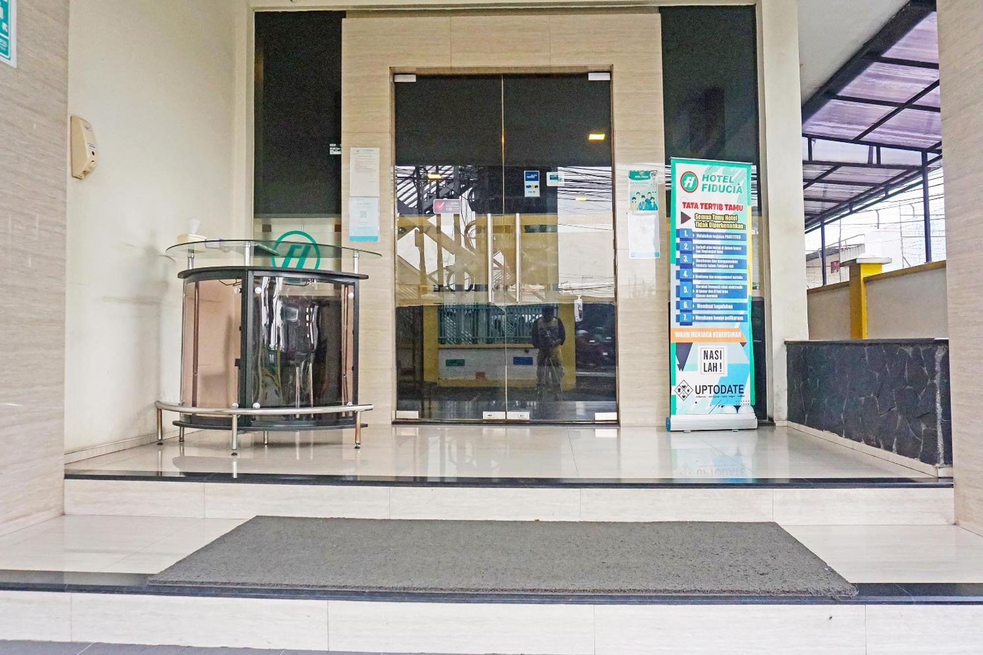 Super Oyo Collection O 91409 Fiducia Otista 153 - 157 Hotel Jakarta