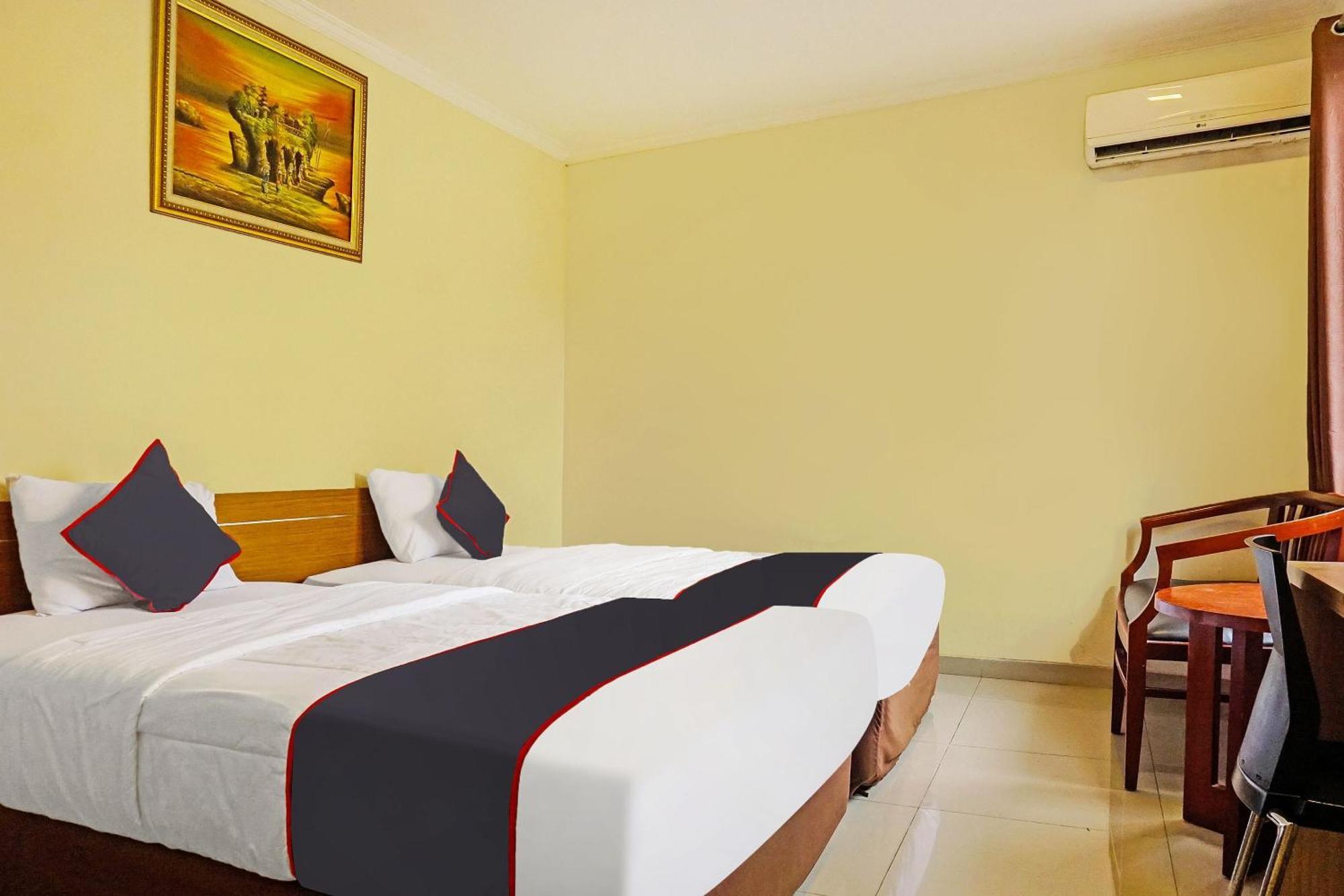 Super Oyo Collection O 91409 Fiducia Otista 153 - 157 Hotel