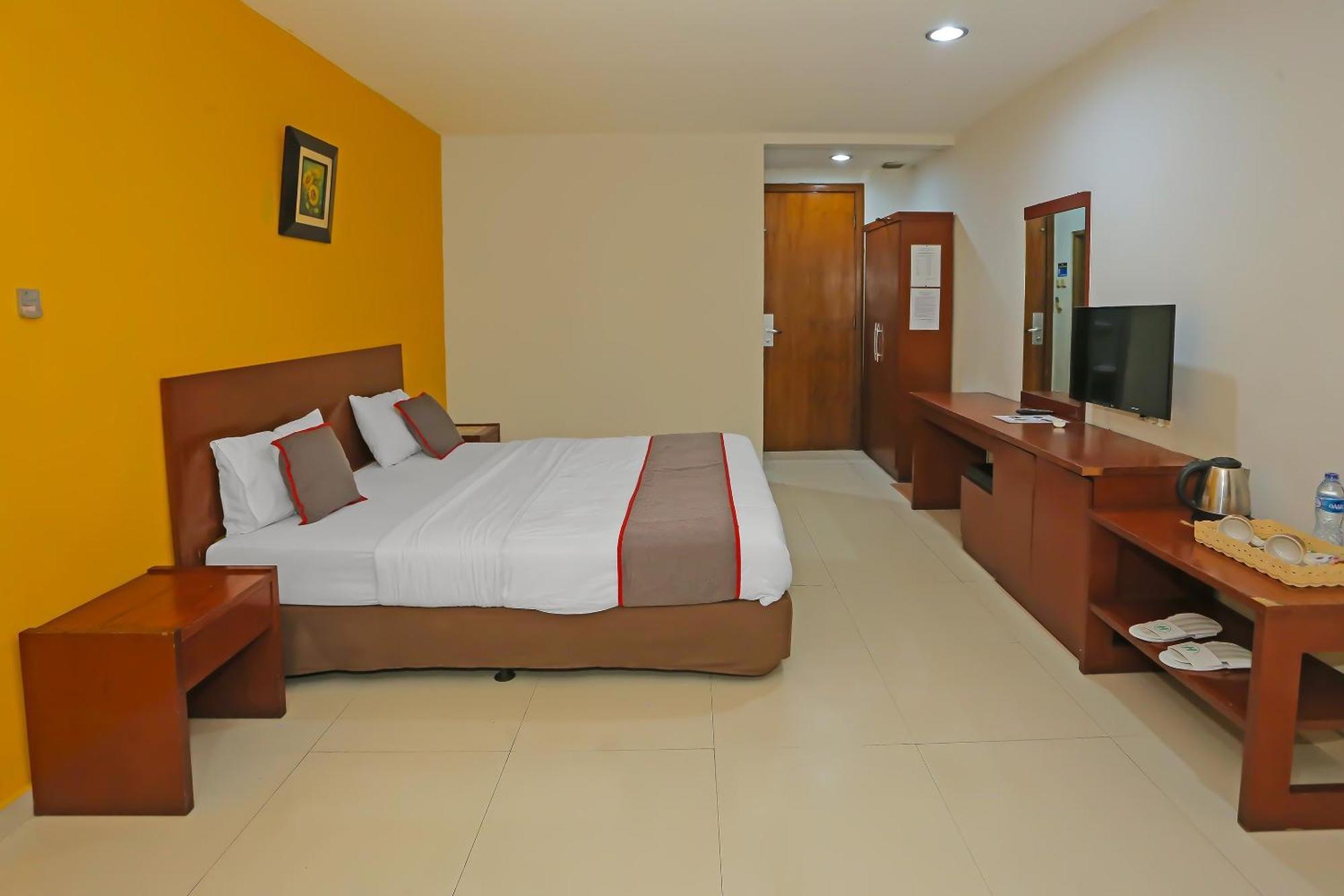 Hotel Townhouse Oak Fiducia Pasar Minggu 3*
