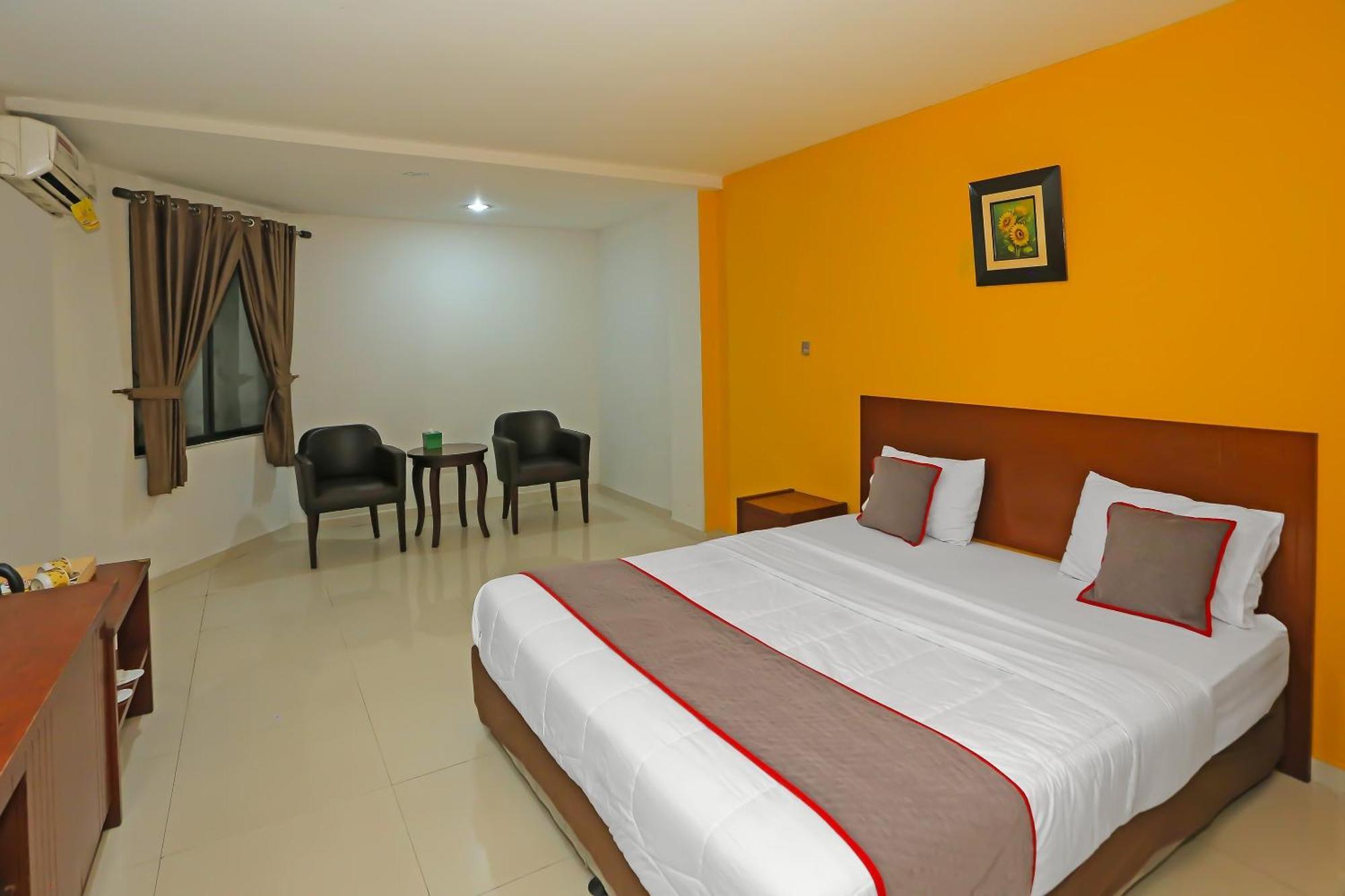 Townhouse Oak Fiducia Pasar Minggu Hotel