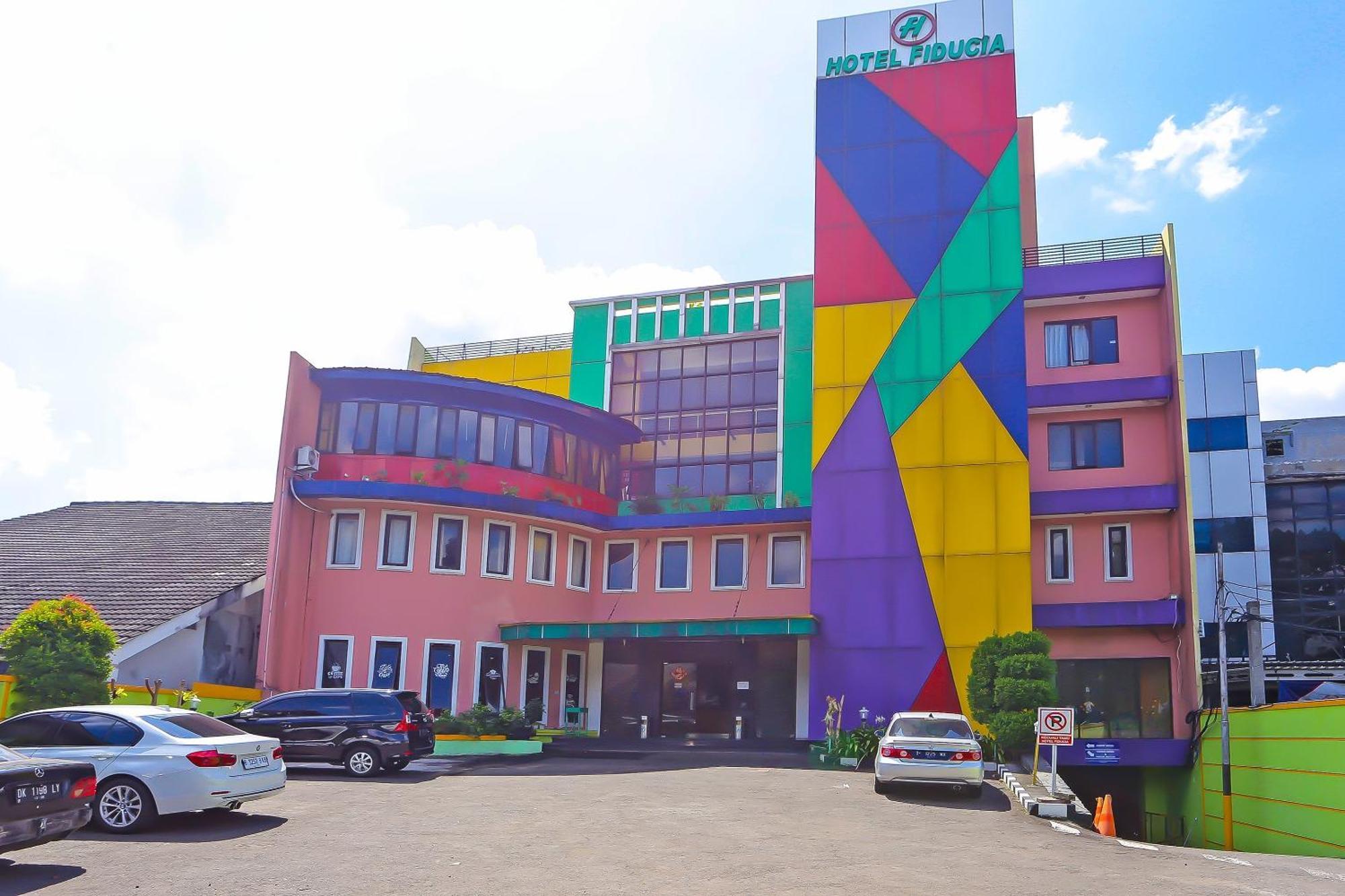 Hotel Townhouse Oak Fiducia Pasar Minggu