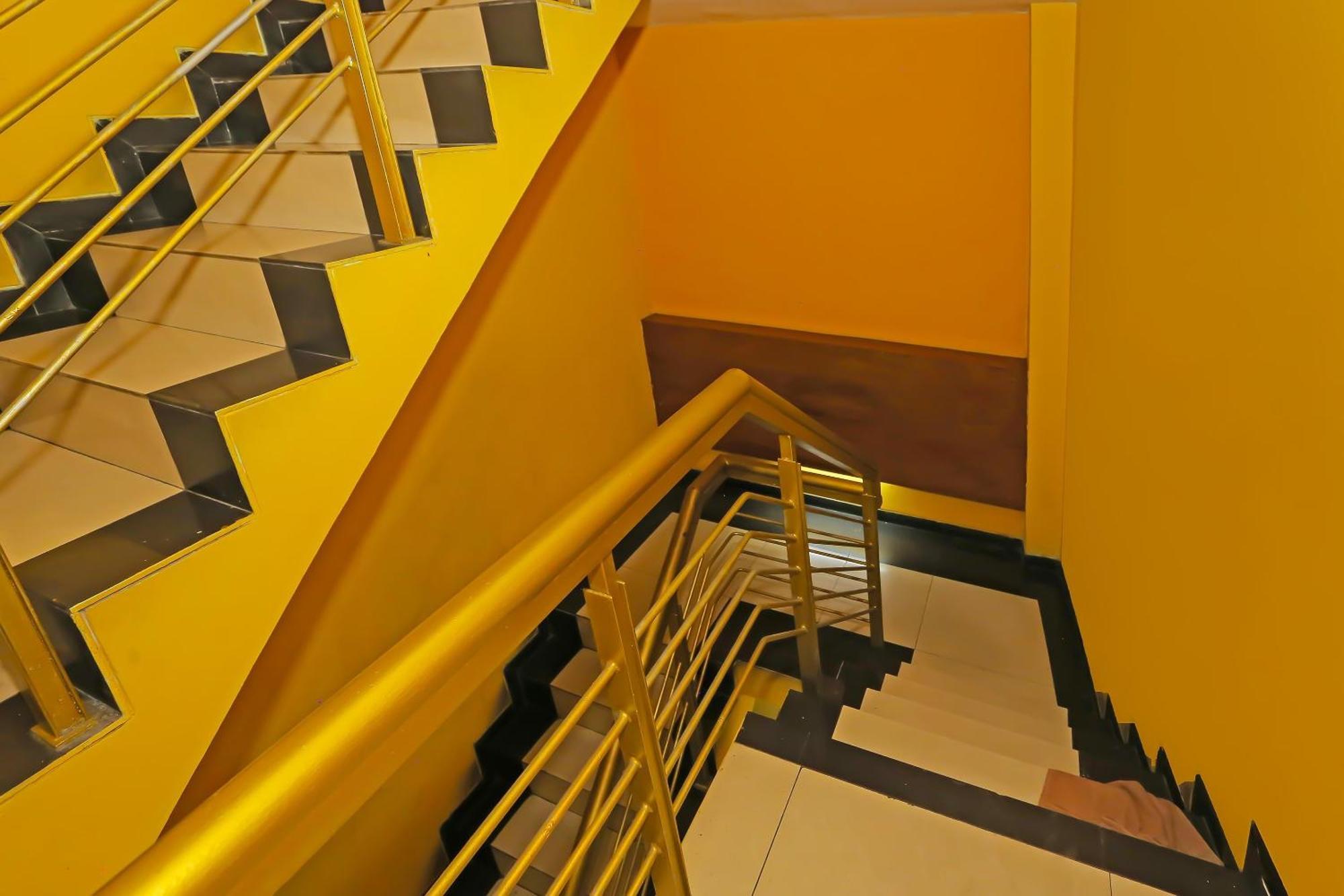 Townhouse Oak Fiducia Pasar Minggu Hotel