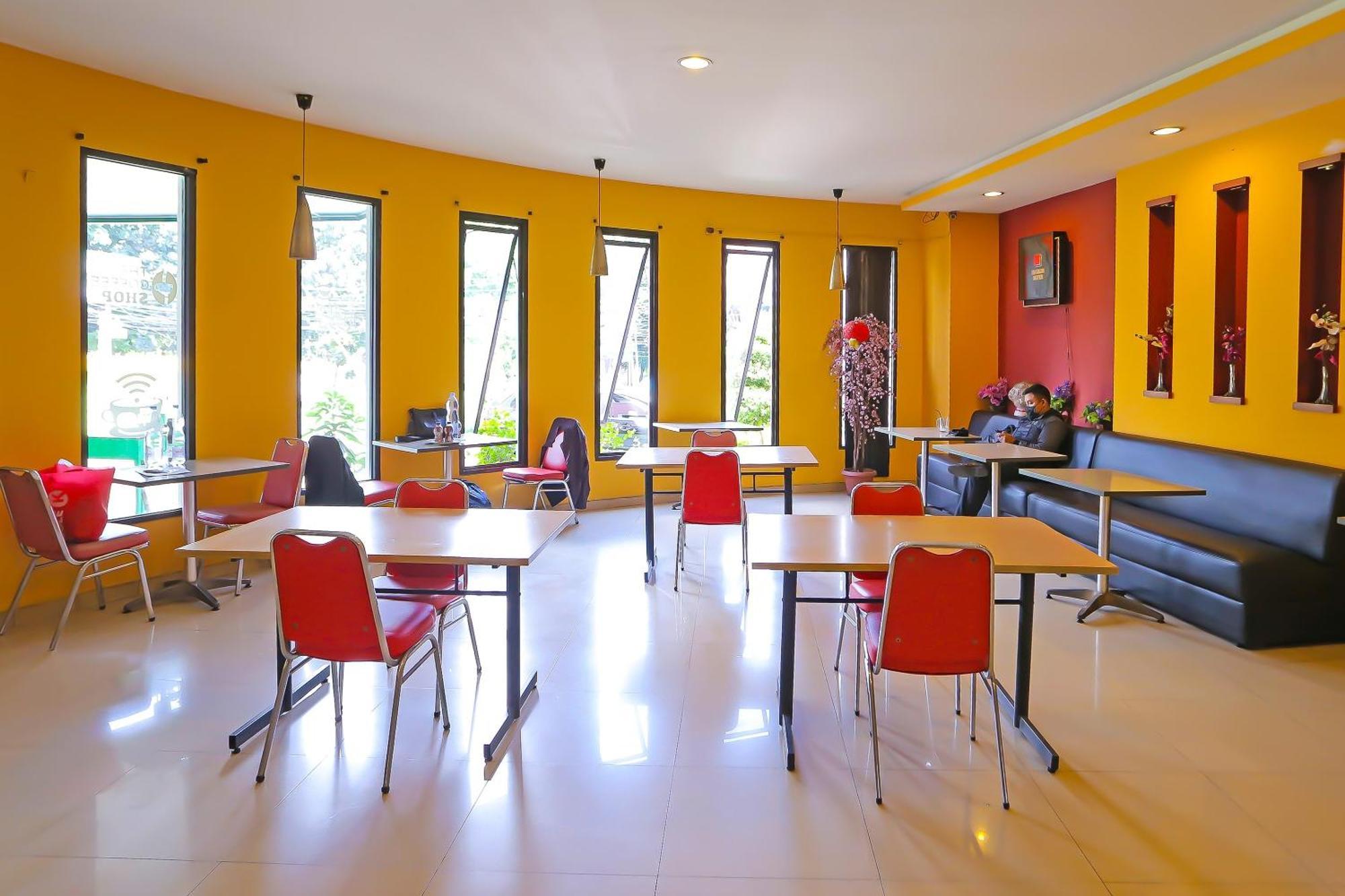 Hotel Townhouse Oak Fiducia Pasar Minggu