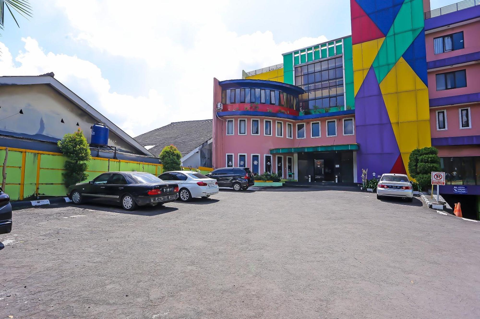 Townhouse Oak Fiducia Pasar Minggu 3* Jacarta
