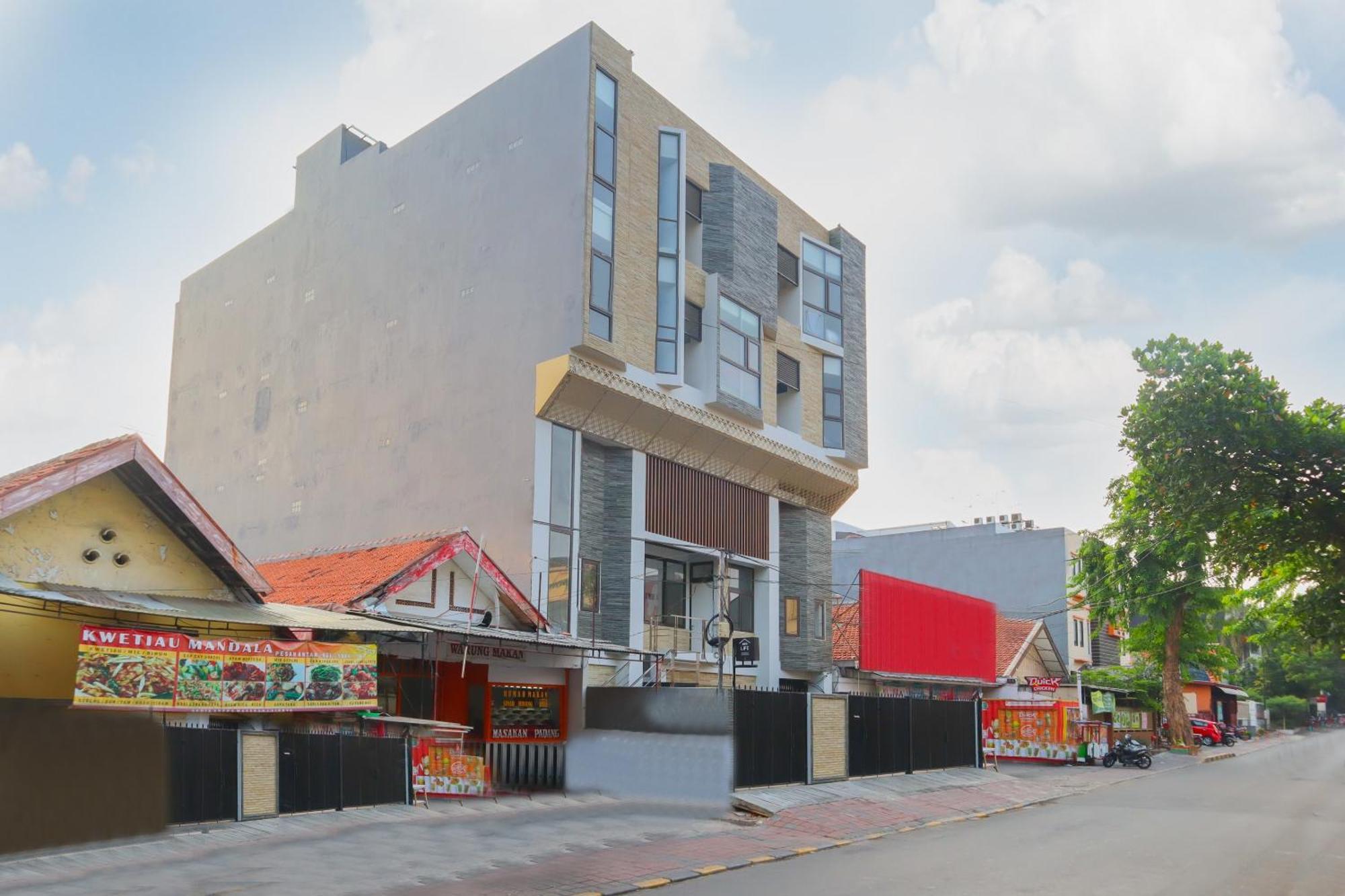 Oyo Life 1830 Mandala Hotel