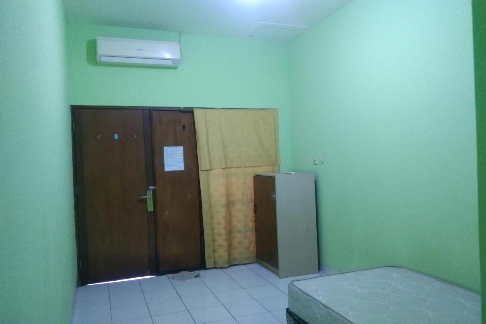 Hotel Oyo Life Kost Ijo Tembok Tinggi 2*