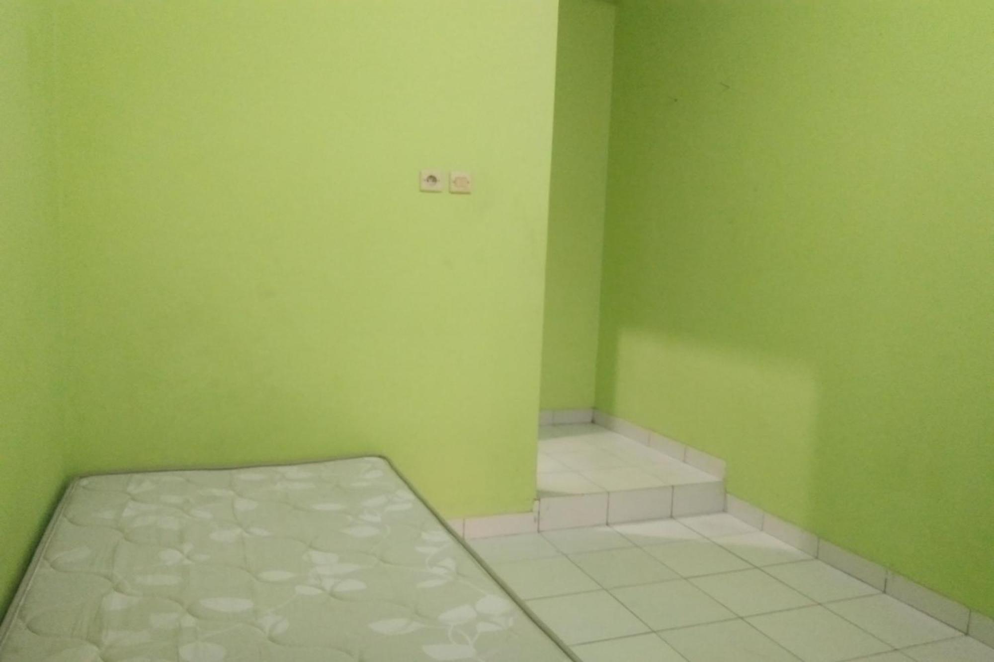 Oyo Life Kost Ijo Tembok Tinggi Hotel 2*