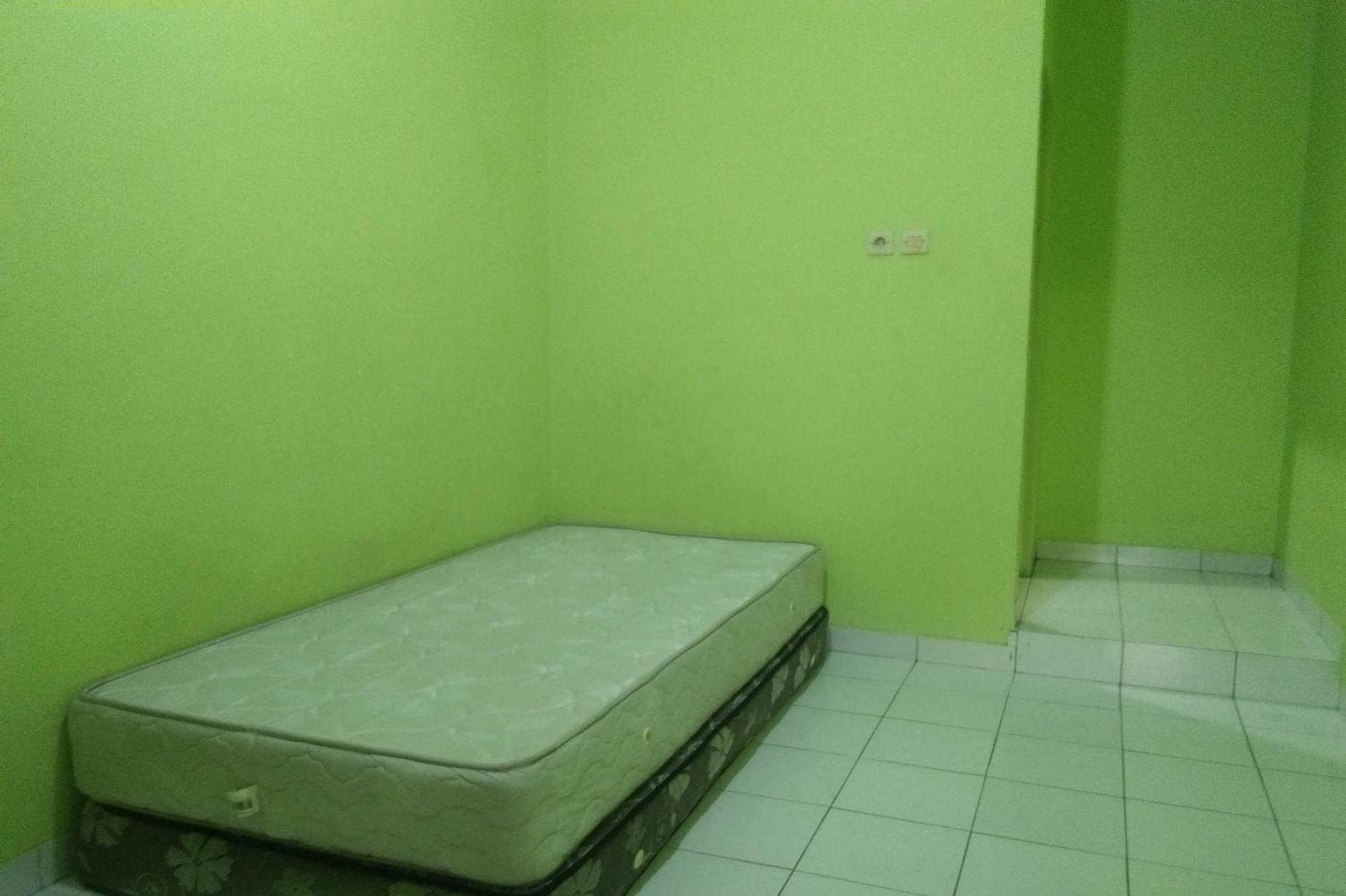 Oyo Life Kost Ijo Tembok Tinggi