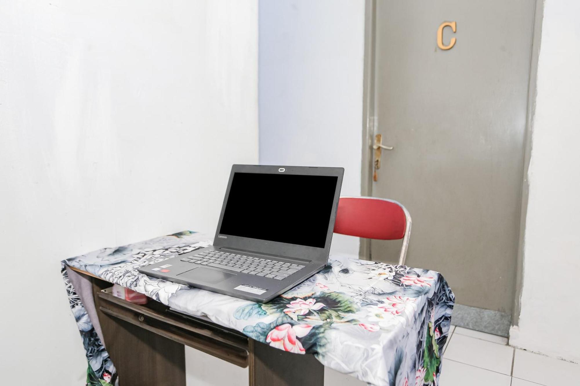 Spot On 93515 Pulo Gebang Hotel 2*
